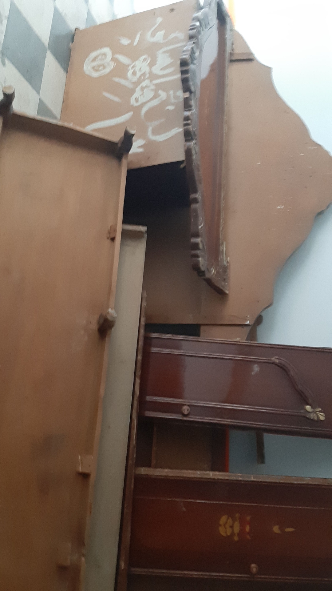 غرفة نوم كاملة مع خزانه 6 ضلف
لا تنسَ أنك شاهدت هذا الإعلان في عنكبوت
غرفة نوم كاملة مع خزانه...