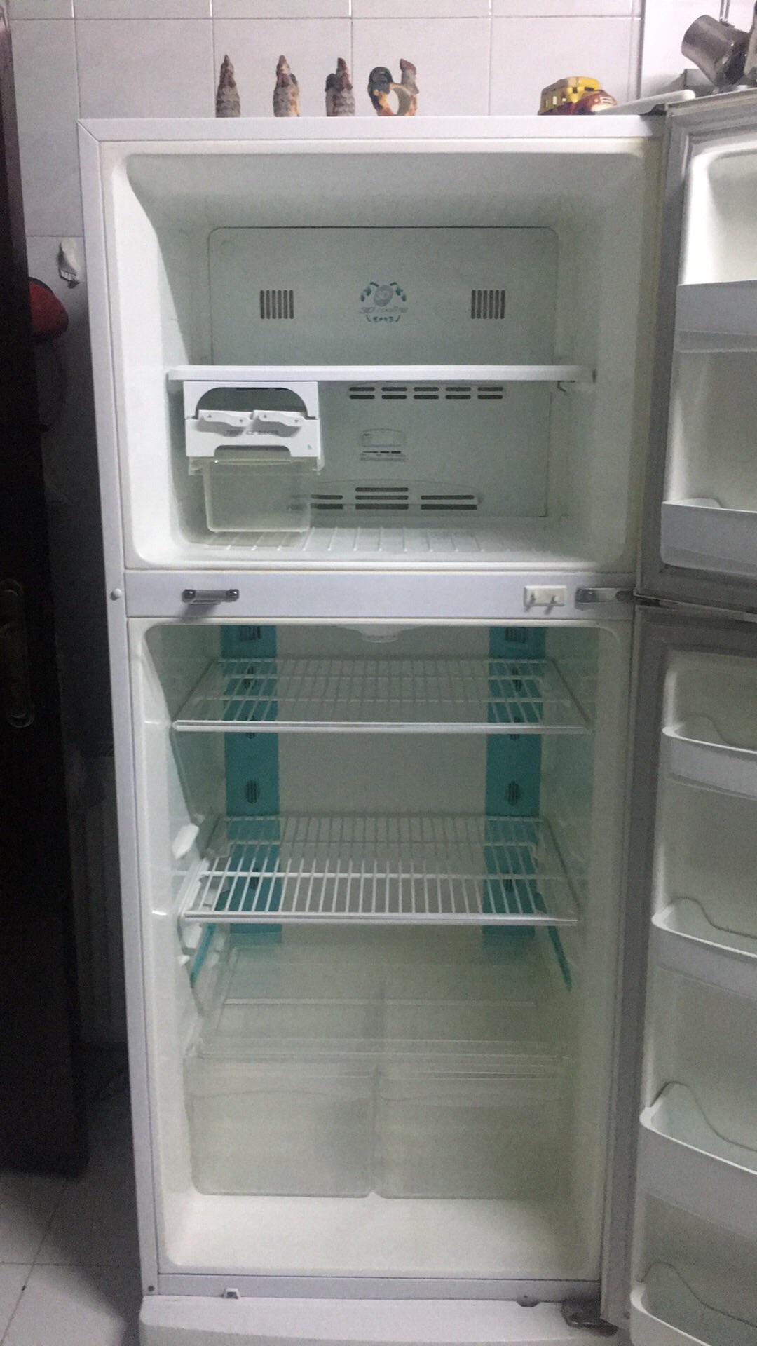fridge Daewoo
لا تنسَ أنك شاهدت هذا الإعلان في عنكبوت
fridge Daewoo...