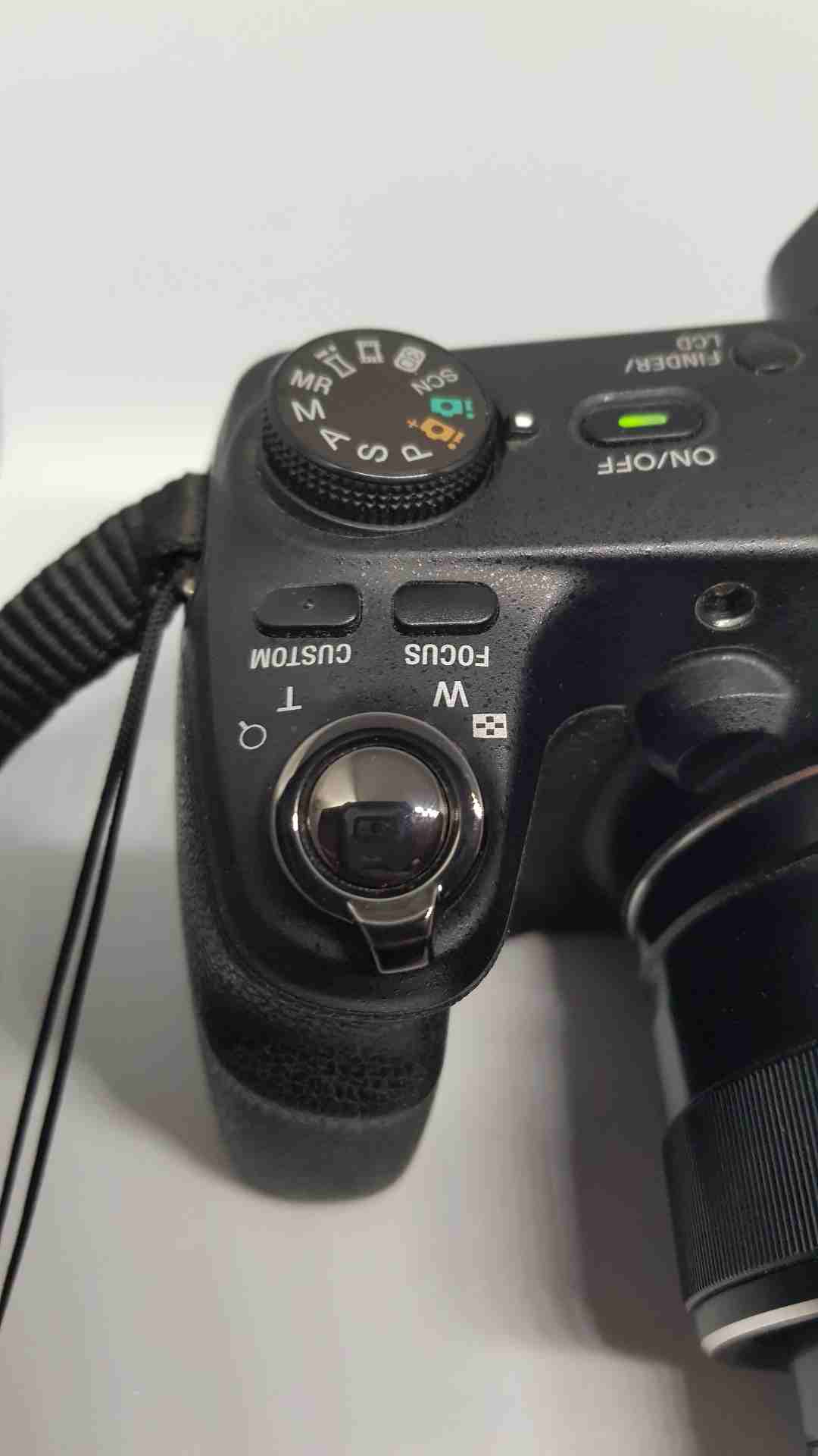 Sony Cyber-shot DSC-HX200V 18.2 MP 30X optical zoom
IN EXCELLENT CONDITION
لا تنسَ أنك شاهدت هذا الإعلان في عنكبوت...