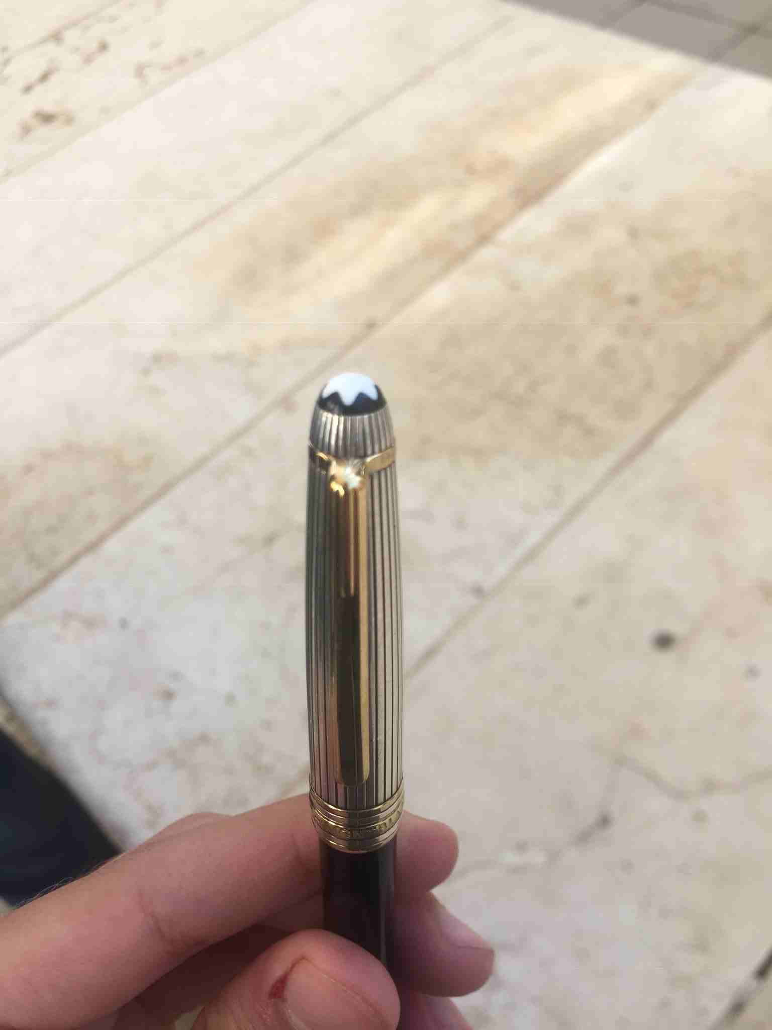 قلم montblanc                                            


	 				لا تنسَ أنك شاهدت هذا الإعلان في عنكبوت            
	 				
                            قلم montblanc الماني الماركة الاصليه
ع السو...