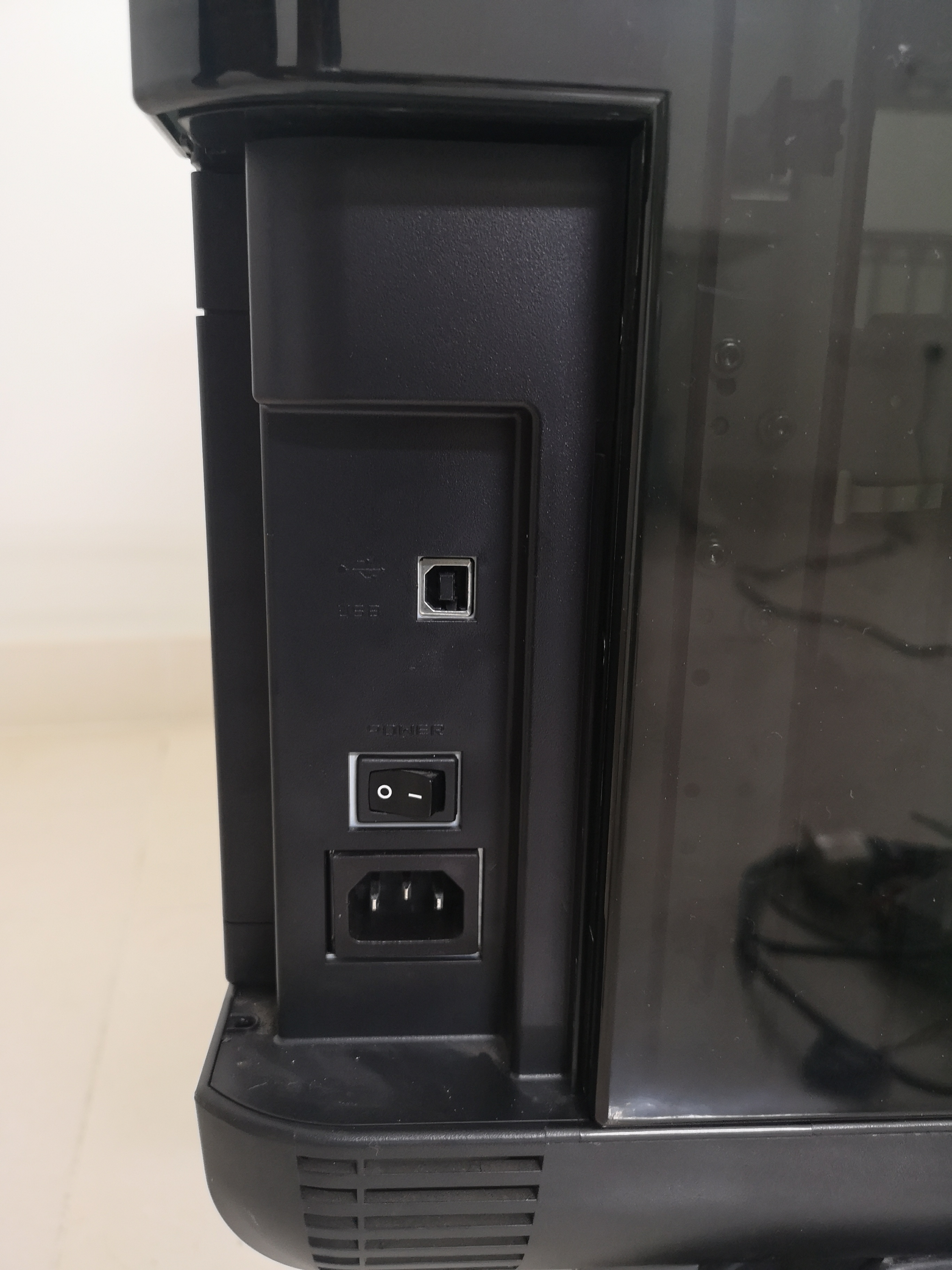 طابعة مجسمات 3D
لا تنسَ أنك شاهدت هذا الإعلان في عنكبوت
طابعة 3d من شركة xyz موديل da vinci p...