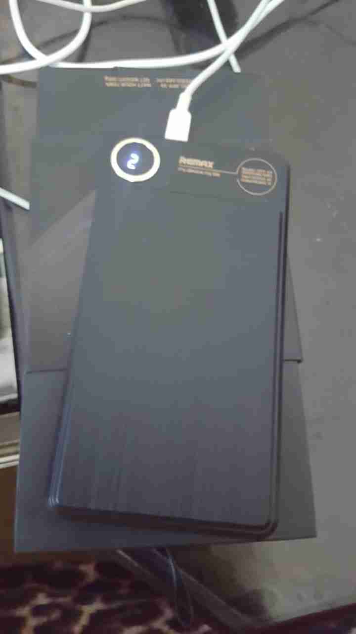 Remax Power Bank 20000 Am
لا تنسَ أنك شاهدت هذا الإعلان في عنكبوت
بور بانك ريماكس الأصلي 2000...