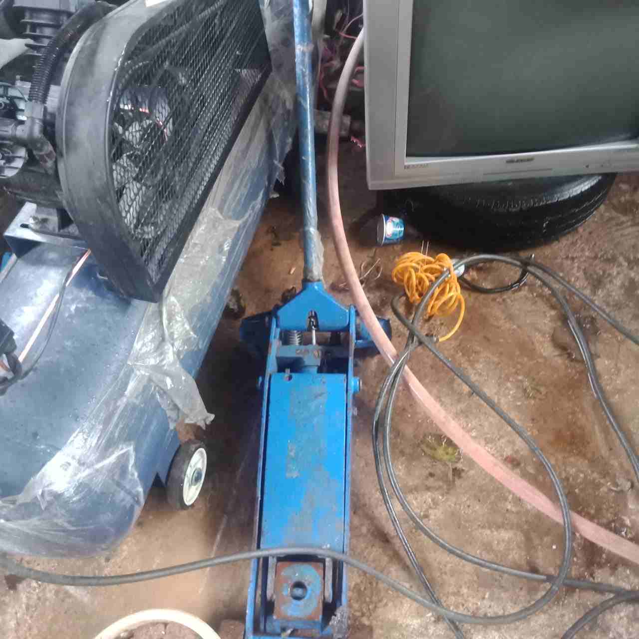 كمبريسة هواء وجك تمساح 0789350477                                            


	 				لا تنسَ أنك شاهدت هذا الإعلان في عنكبوت            
	 				
                            كمبريسه هواء جديده غير...