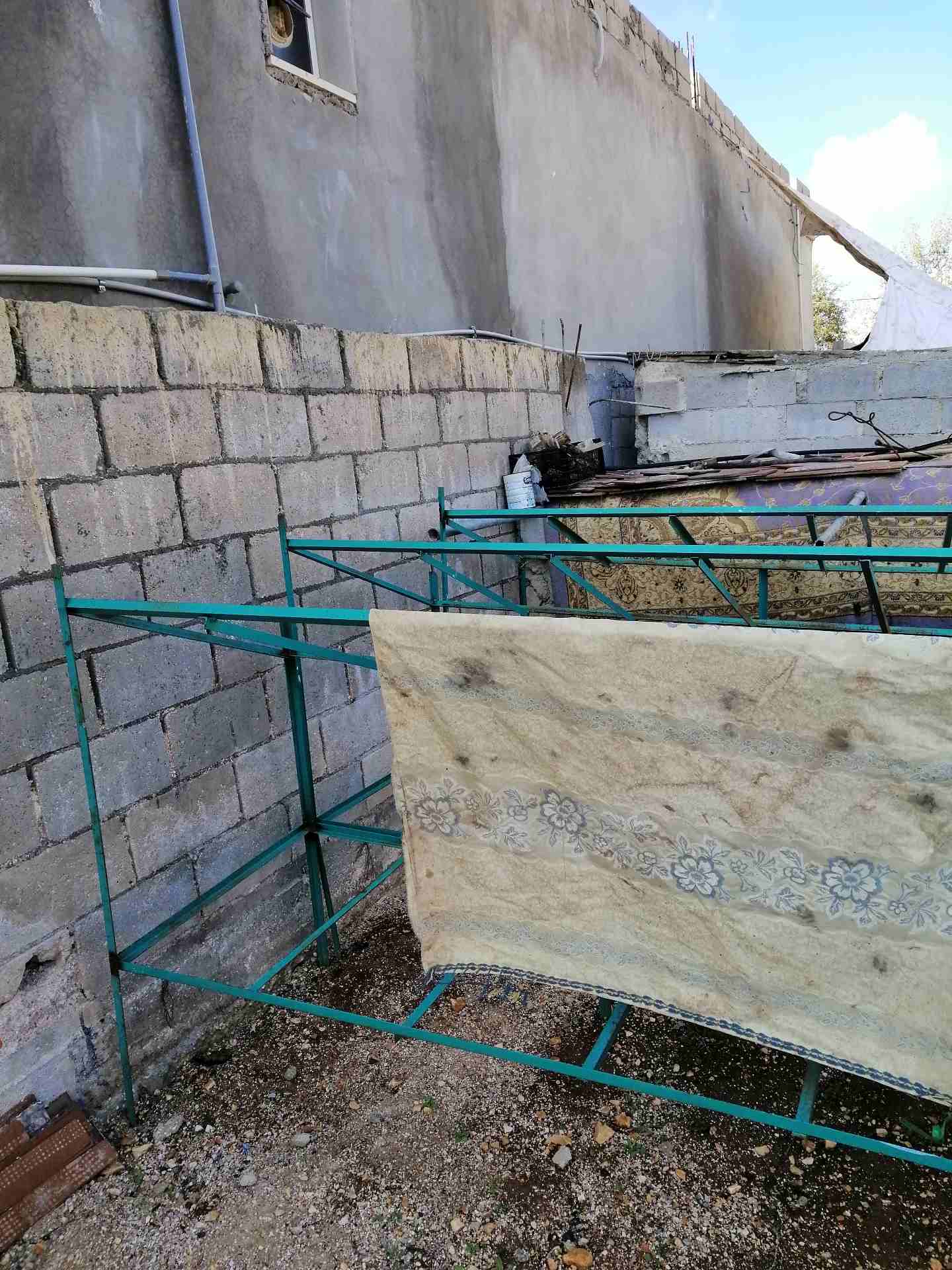 ستاند خضار                                            


	 				لا تنسَ أنك شاهدت هذا الإعلان في عنكبوت            
	 				
                            ستاندات خضار عدد 3 طول كل واحد مترين رفين وكال...