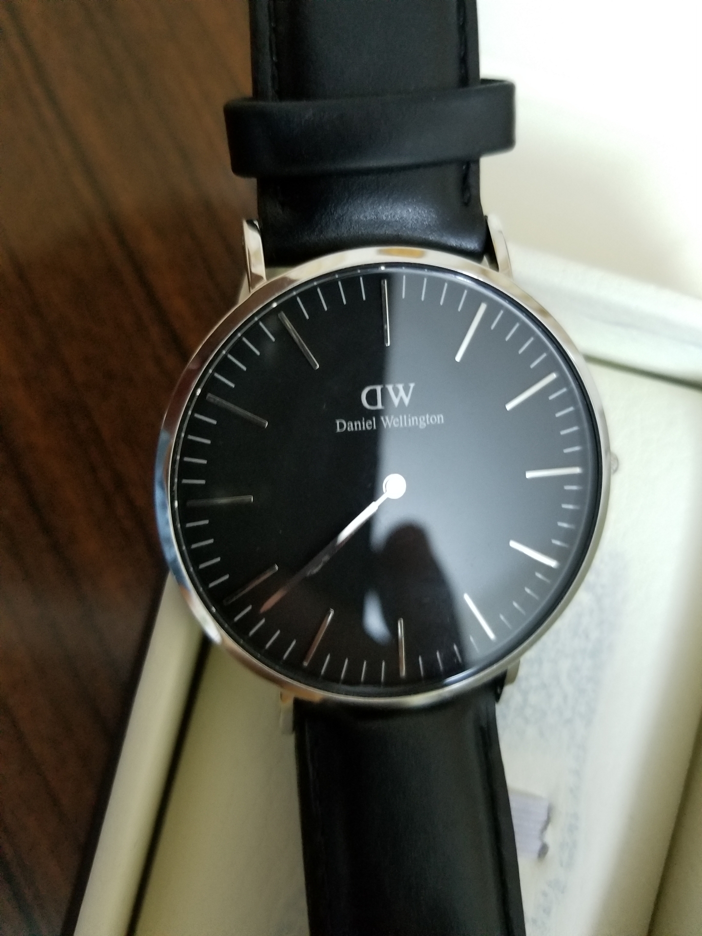 ساعة Daniel wellington
لا تنسَ أنك شاهدت هذا الإعلان في عنكبوت
ساعة Daniel Wellington اصليه...