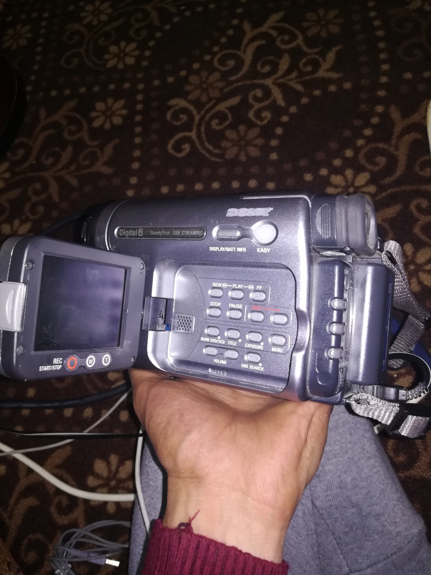 كمرا تصوير فيديو وعادي بحالت الوكاله نوع سوني لبدل على تلفون                                            


	 				لا تنسَ أنك شاهدت هذا الإعلان في عنكبوت...