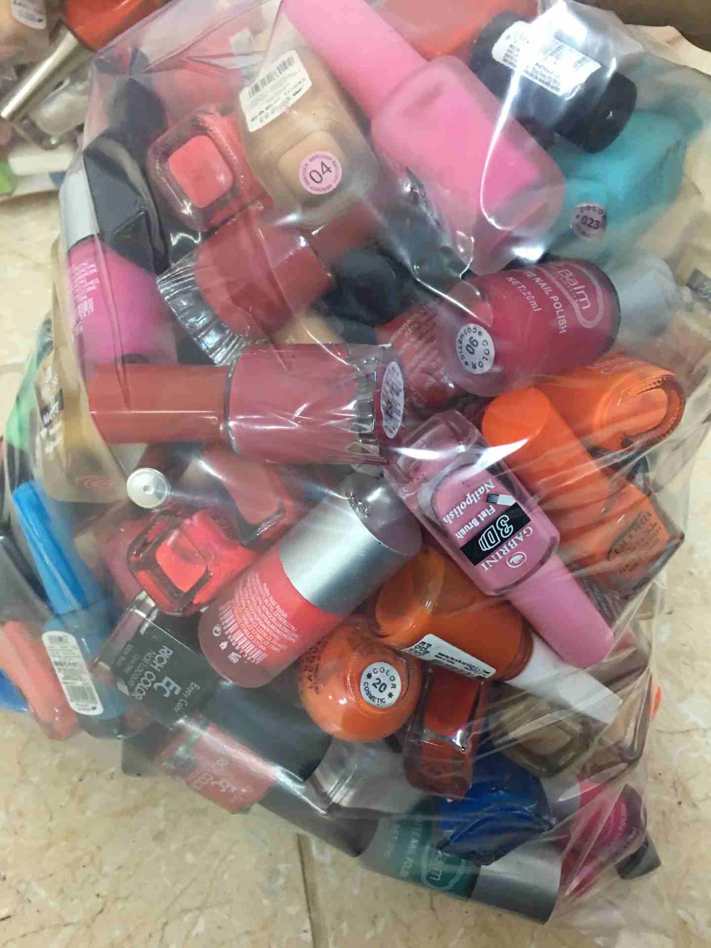شررررررررروه بسسسسسعر حرررررررررررق
لا تنسَ أنك شاهدت هذا الإعلان في عنكبوت
شروه 500 قطعه مناكير...