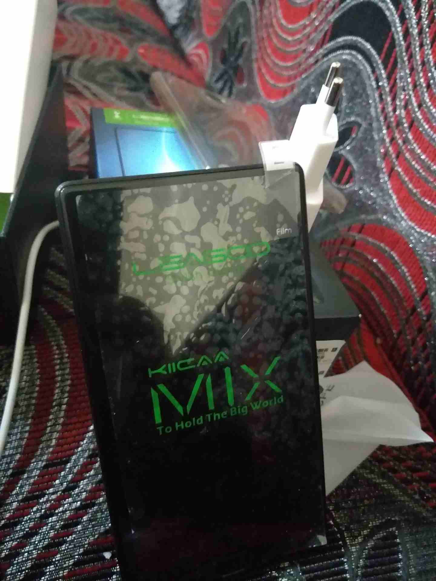 LEAGOO MIX (32G) (4g)
لا تنسَ أنك شاهدت هذا الإعلان في عنكبوت
جهاز ليجو ميكس بدون حواف
32 جيجا...