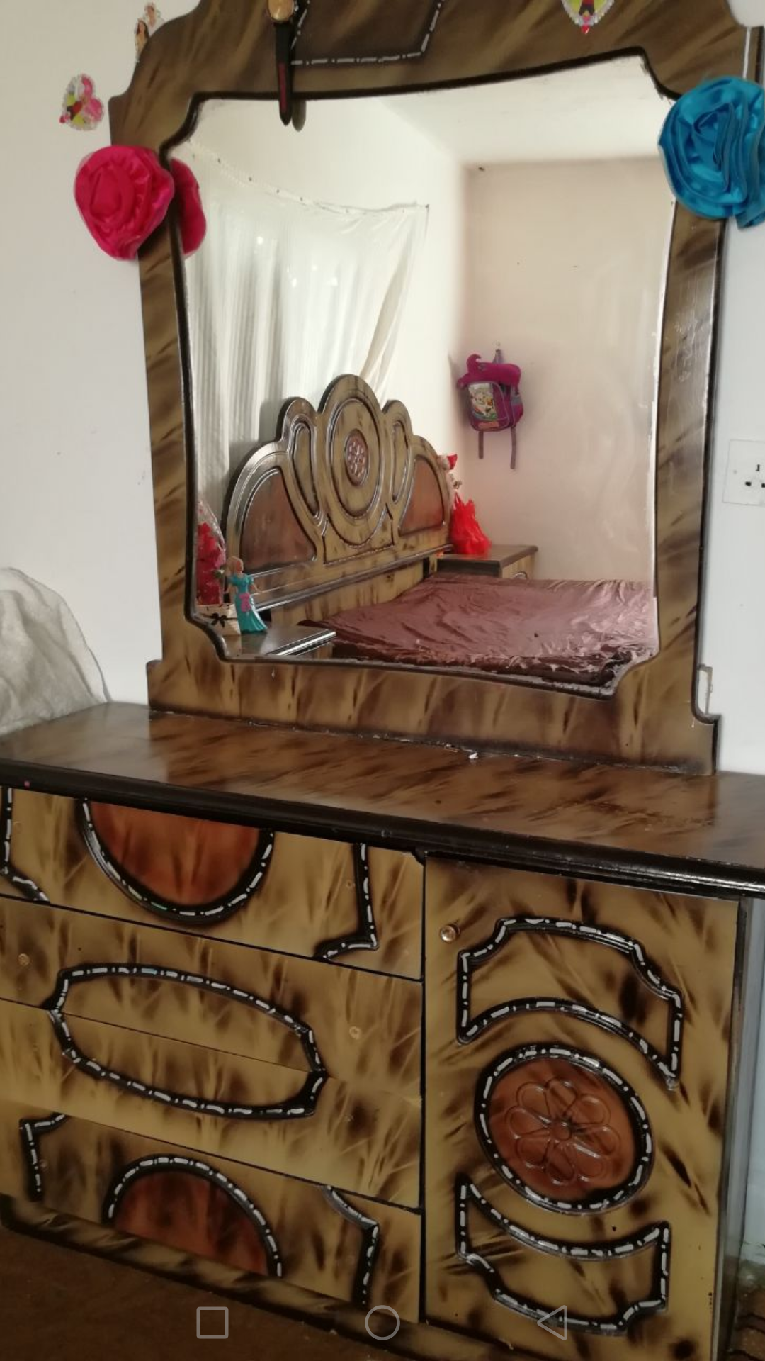 غرفة نوم بحاله جيده
لا تنسَ أنك شاهدت هذا الإعلان في عنكبوت
غرفه نوم بحاله جيده للاستفسار ع الوا...