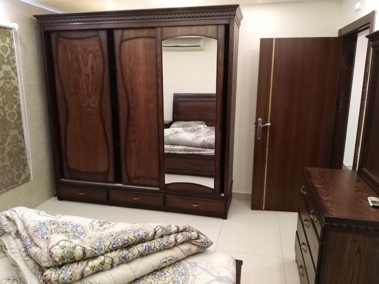 ستوديوهات مفروشه للايجار الشهري ( السابع / خلف السيتون ) المالك مباشره
لا تنسَ أنك شاهدت هذا الإعلان في عنكبوت...