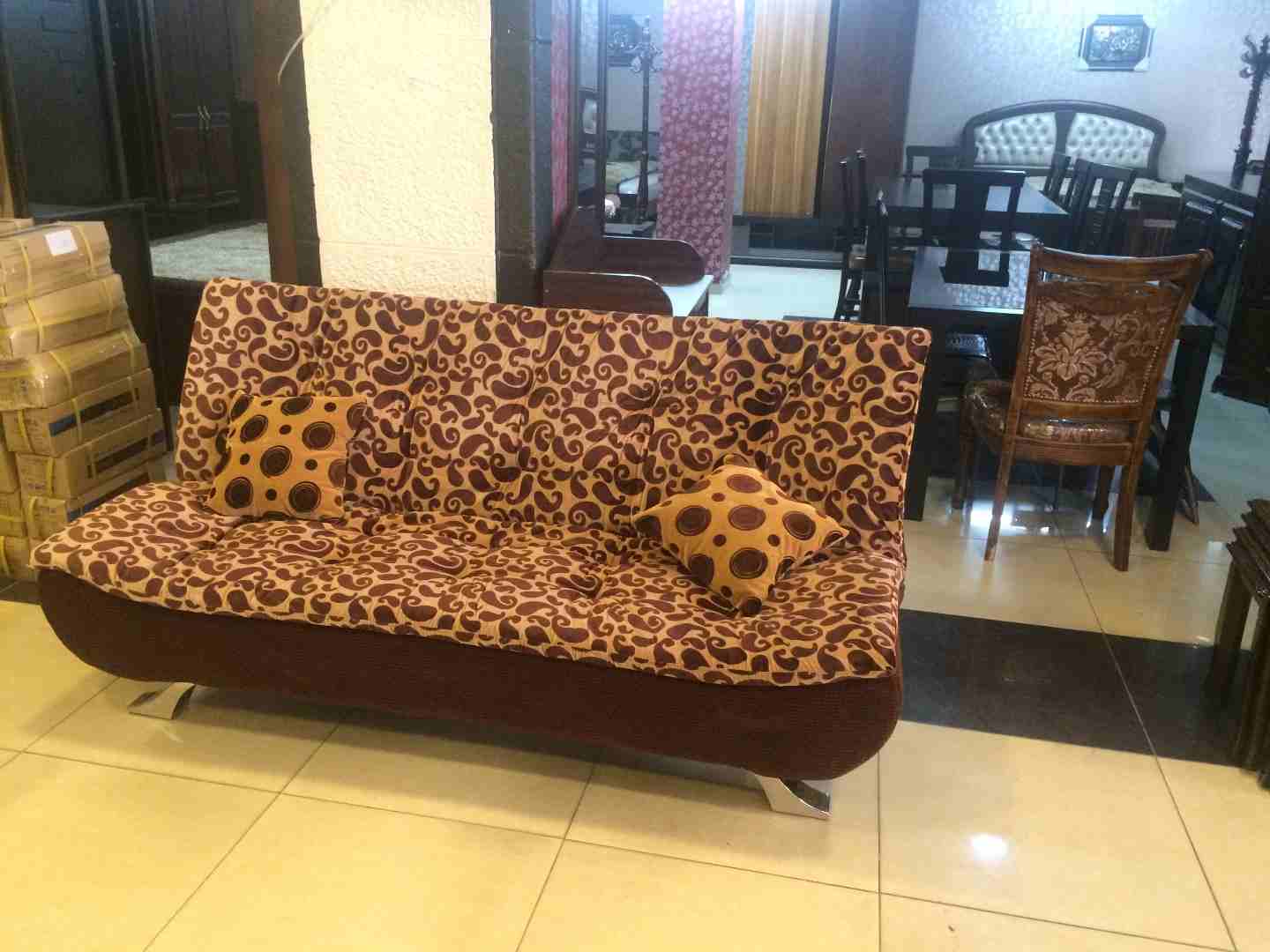 صوفات اجنبي زمبركات
لا تنسَ أنك شاهدت هذا الإعلان في عنكبوت
طول 180 و عرض 140 سم بسعر فرشة زمبركا...