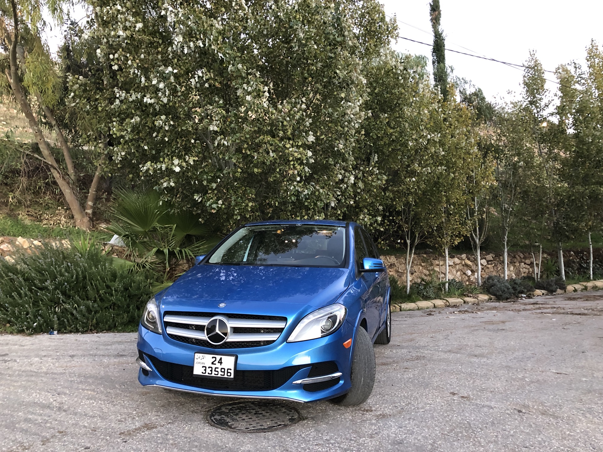 مرسيدس كهرباء Mercedes B Class
لا تنسَ أنك شاهدت هذا الإعلان في عنكبوت
B250
كهربائية
لون ازرق...