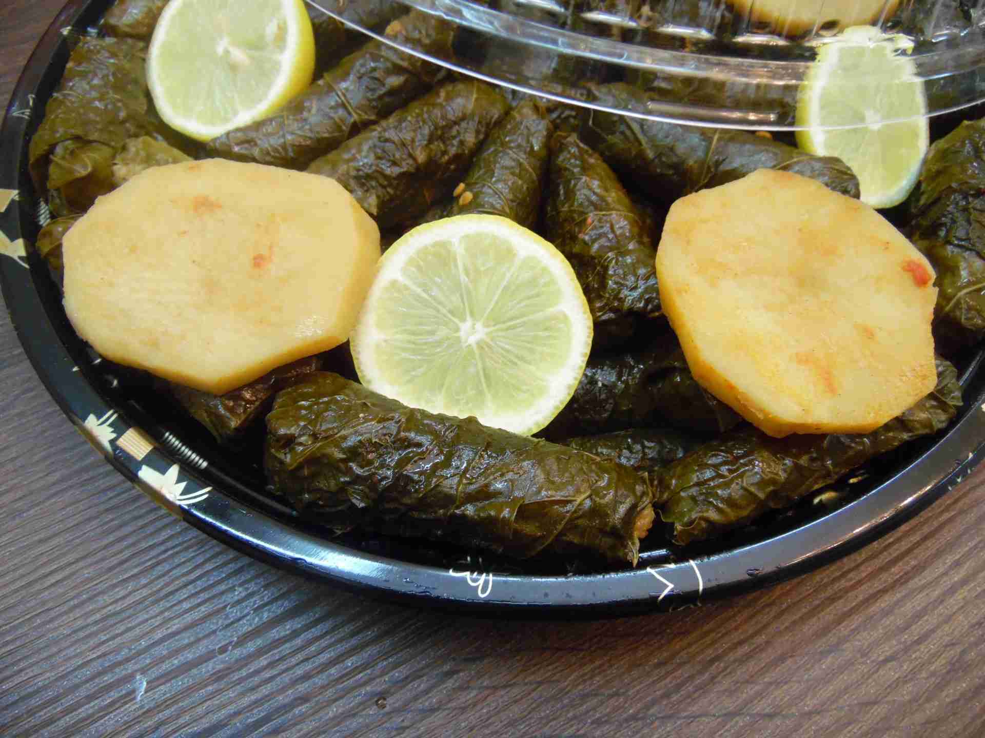 حلويات
لا تنسَ أنك شاهدت هذا الإعلان في عنكبوت
منيو السلطات :
سلطة الجرجير بالرمان والمكسرات...
