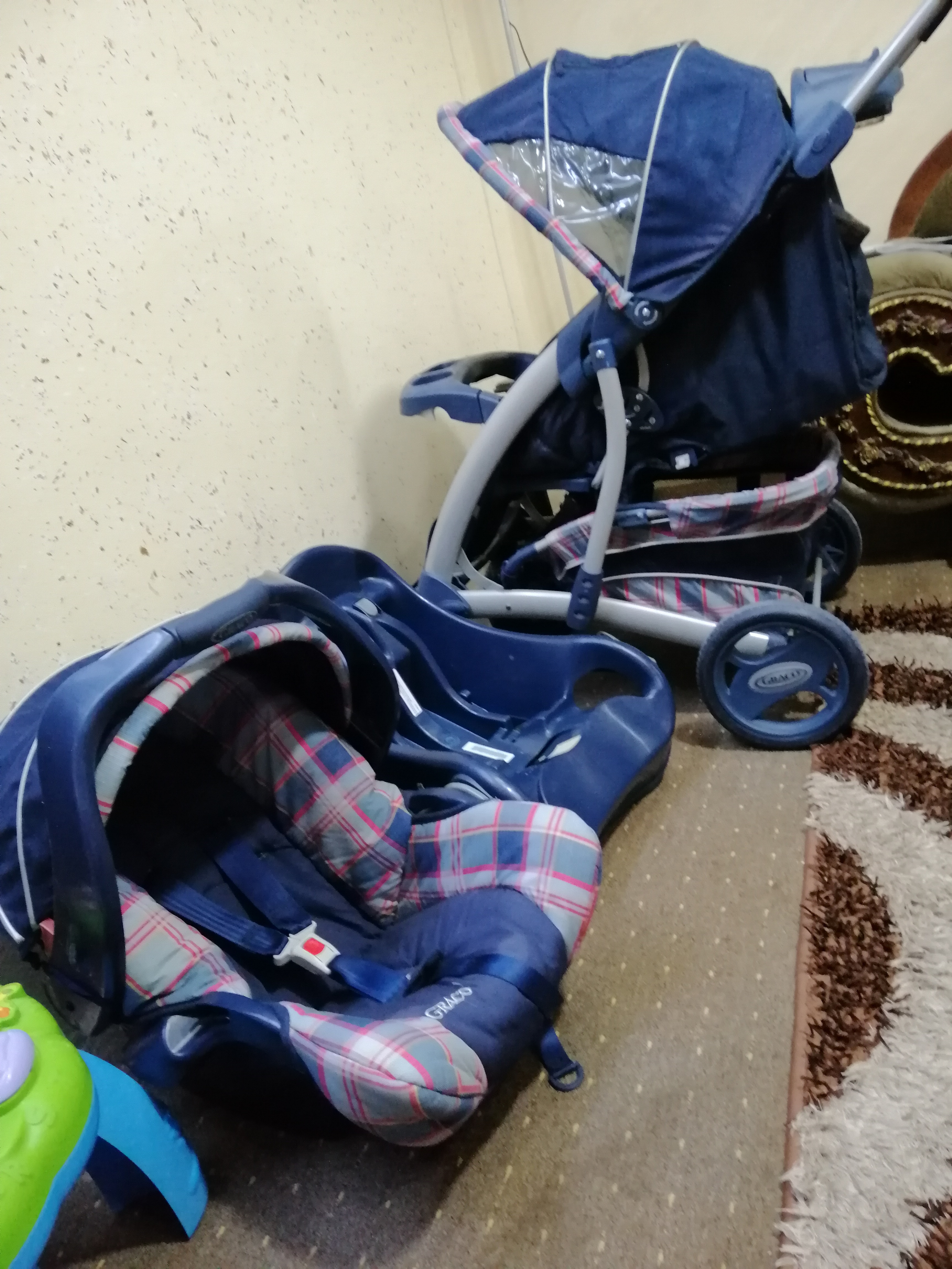 طقم 3 قطع عرباية وكارسيت وقاعدة للسياره ماركة GRACO
لا تنسَ أنك شاهدت هذا الإعلان في عنكبوت
S...