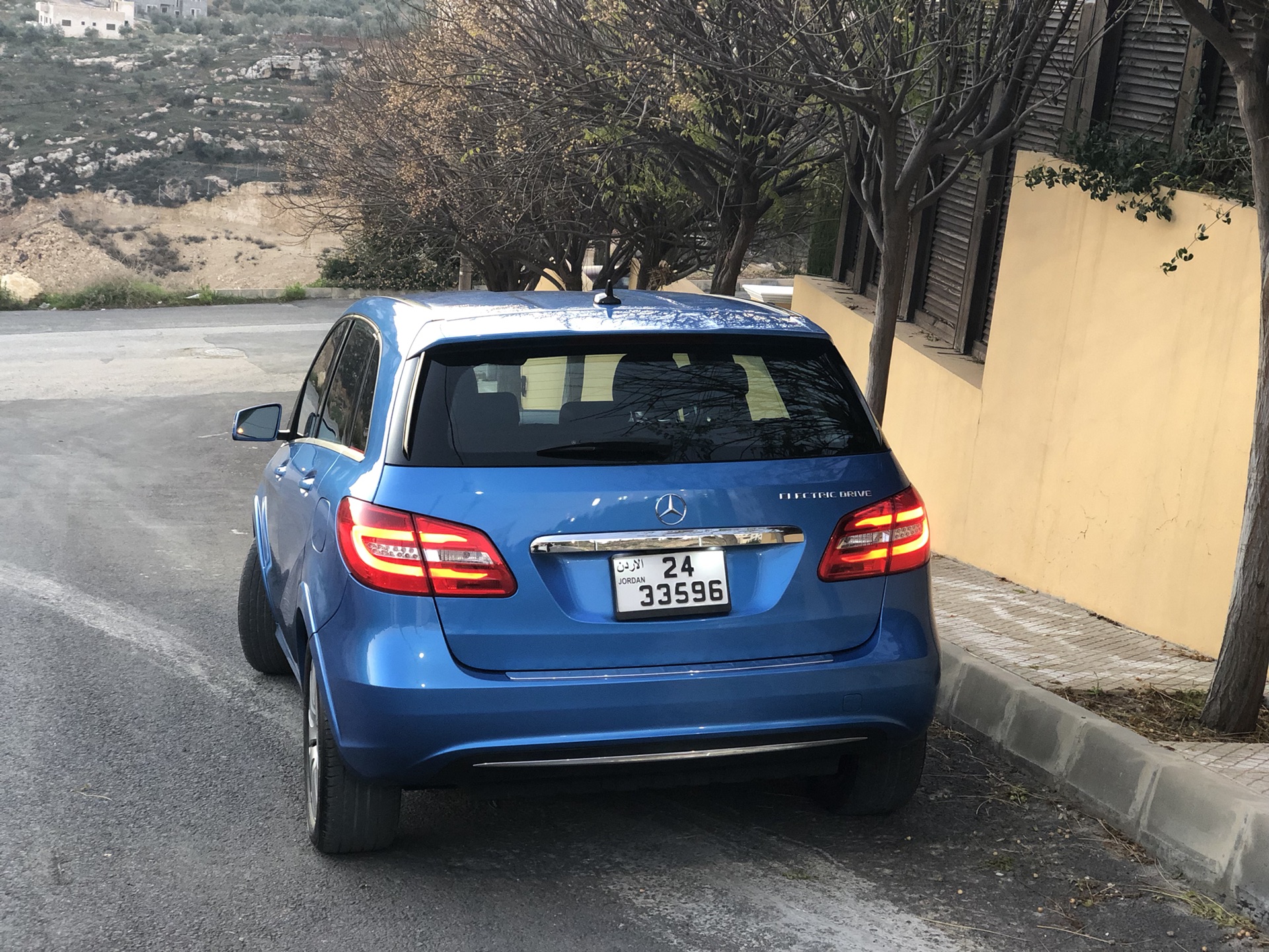 مرسيدس كهرباء Mercedes B Class                                            


	 				لا تنسَ أنك شاهدت هذا الإعلان في عنكبوت            
	 				
                                B250
كهربائية
لون ازرق...