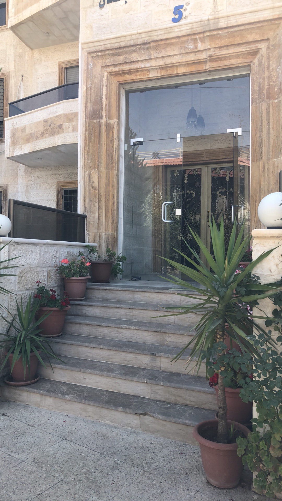 Ground Floor apartment for sale in Amman                                            


	 				لا تنسَ أنك شاهدت هذا الإعلان في عنكبوت            
	 				
                                شقة ارضي184...