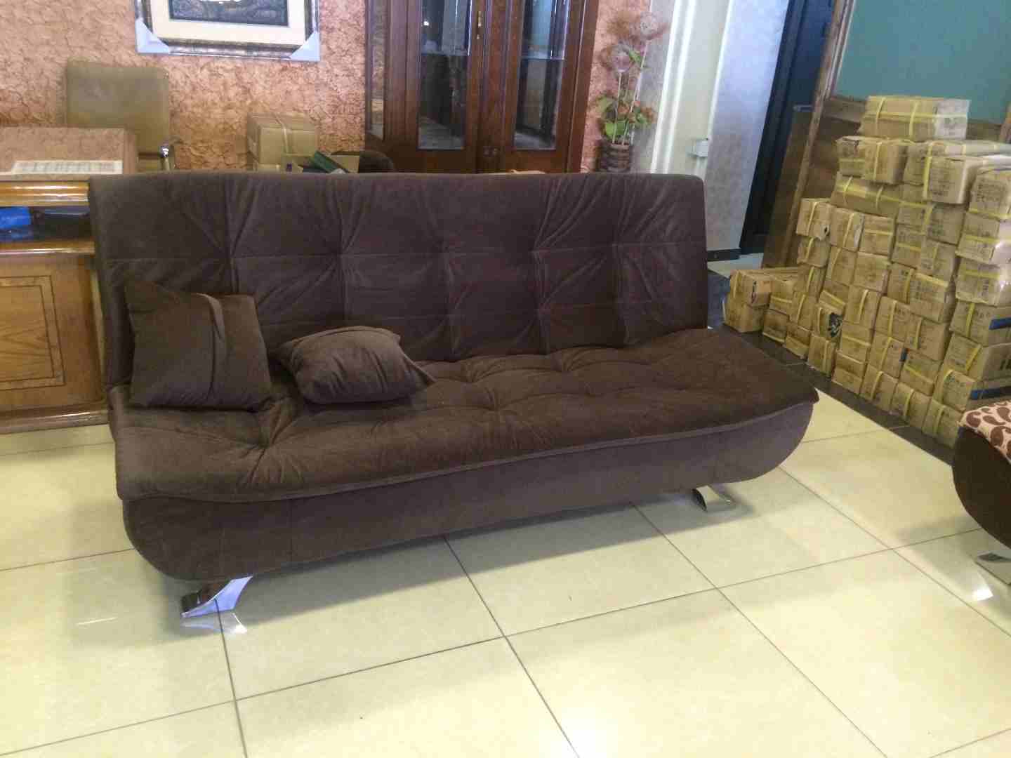 صوفات اجنبي زمبركات
لا تنسَ أنك شاهدت هذا الإعلان في عنكبوت
طول 180 و عرض 140 سم بسعر فرشة زمبركا...