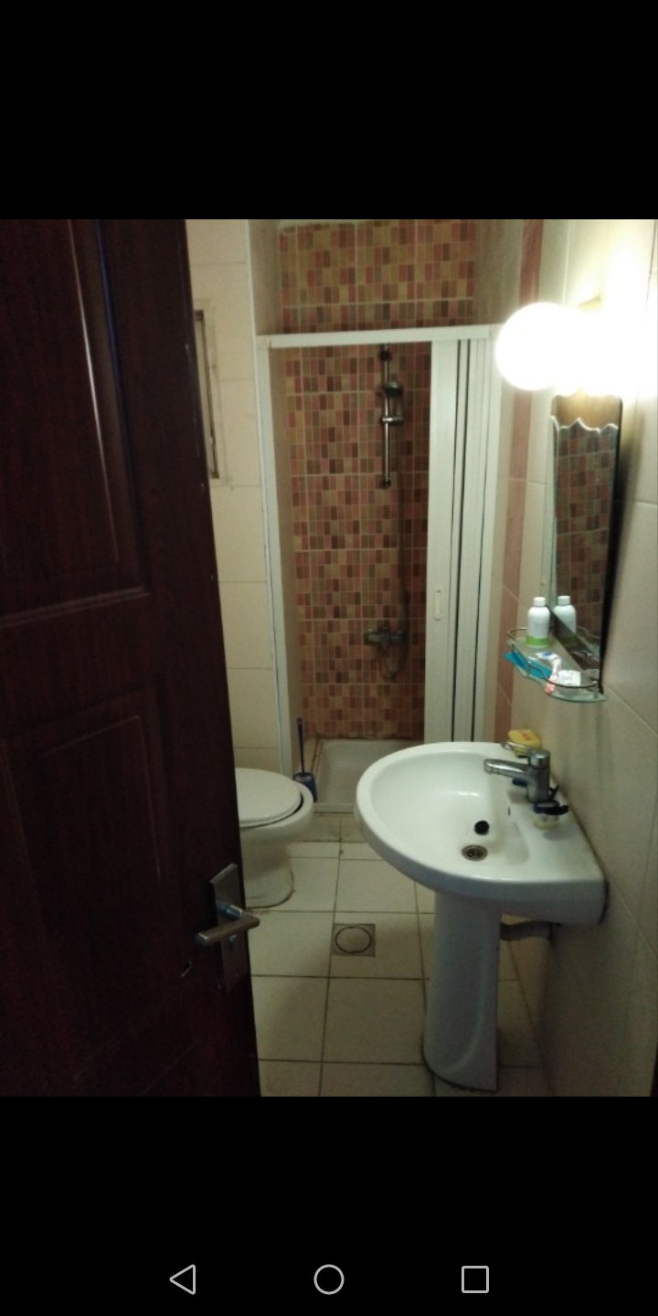 مطلوب شريك سكن
لا تنسَ أنك شاهدت هذا الإعلان في عنكبوت
مطلوب شريك سكن محترم يفضل طالب جامعي ا...