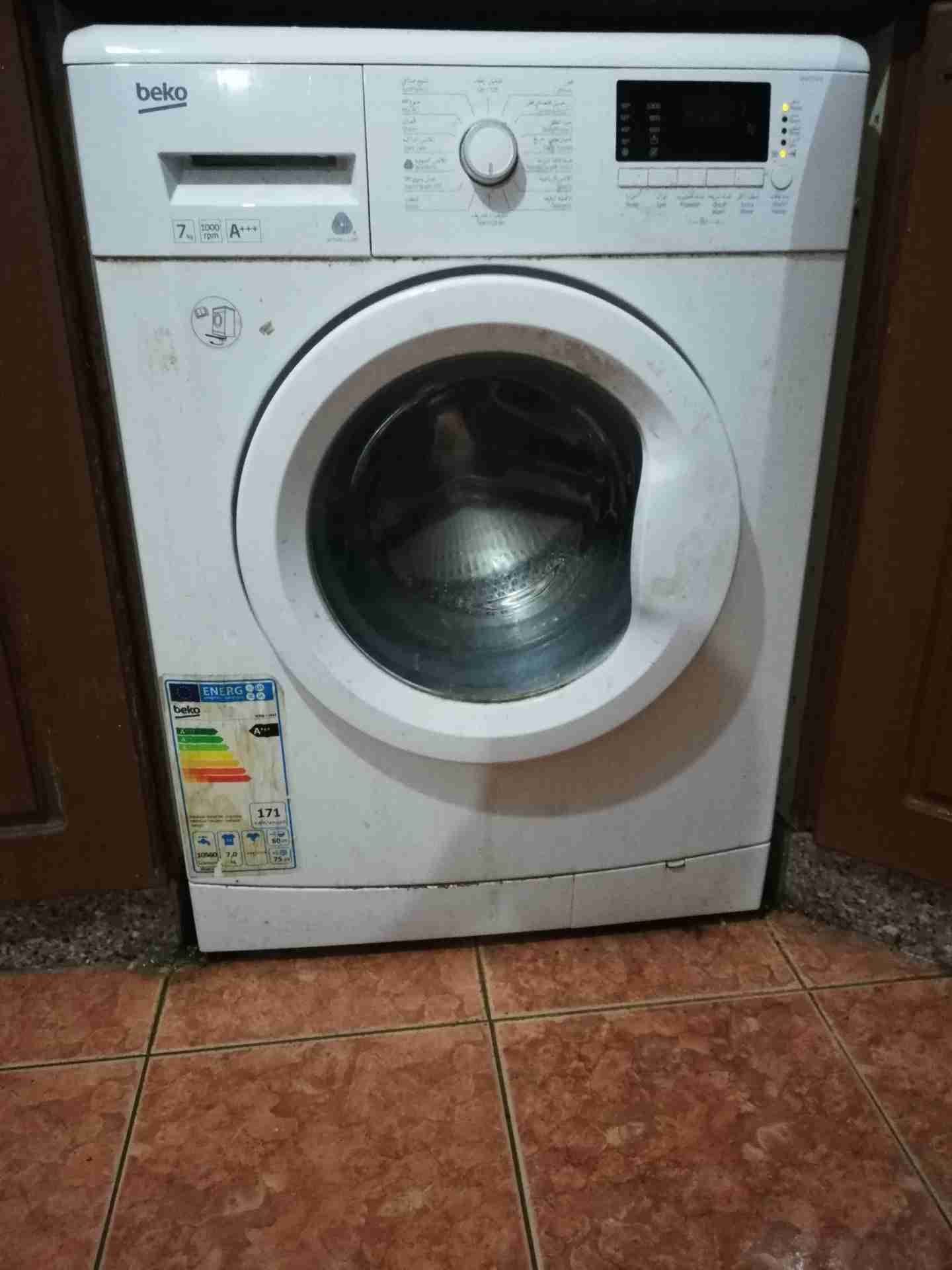 غساله اتوماتيك بحالة الوكاله للبيع
لا تنسَ أنك شاهدت هذا الإعلان في عنكبوت
يا حبايبي الغساله...