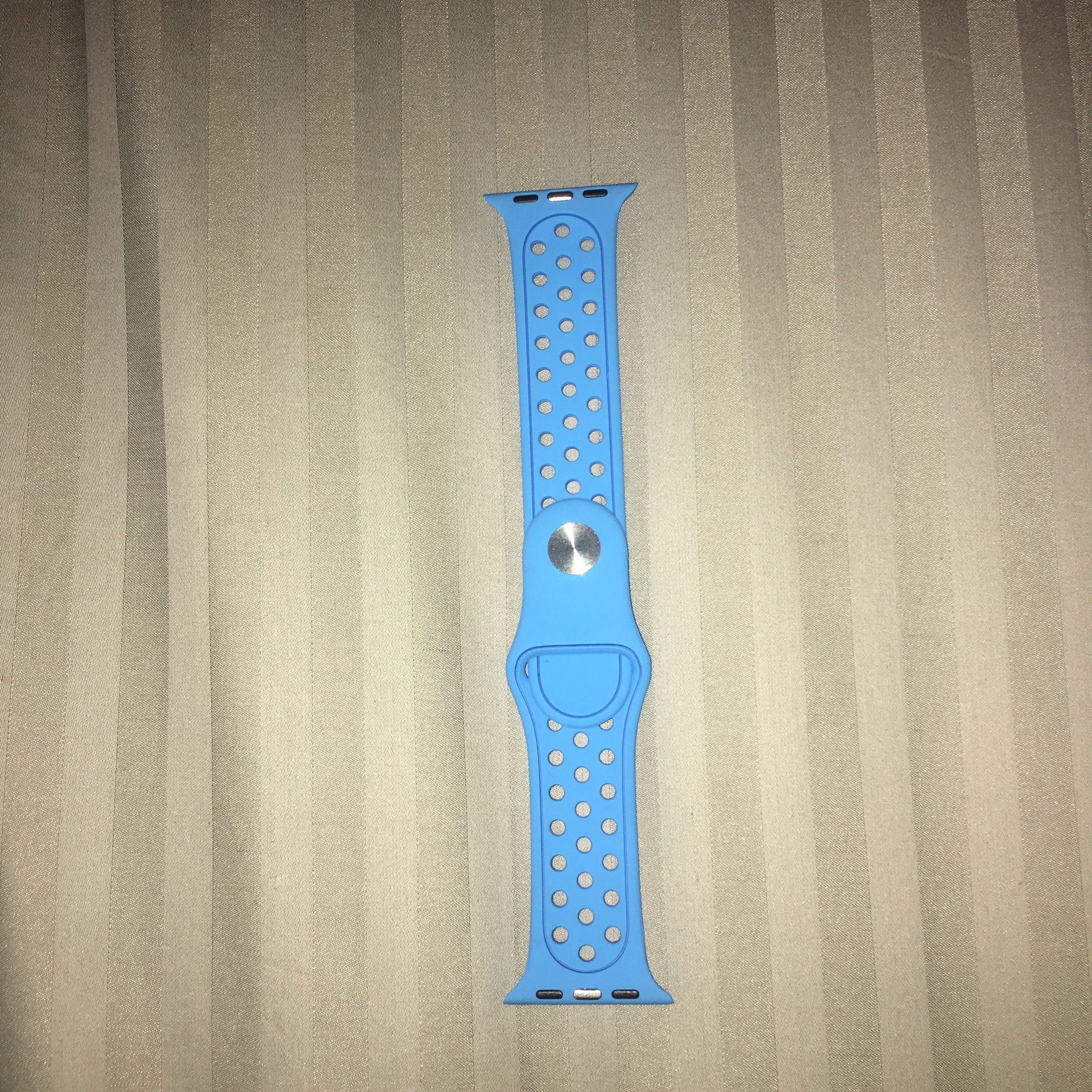 Apple watch bands                                            


	 				لا تنسَ أنك شاهدت هذا الإعلان في عنكبوت            
	 				
                                size :38mm
Color : blue...