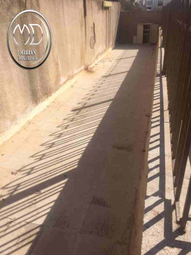 شقة للبيع في خلدا قرب السيفوي طابق ثاني 175م مع ترس 35م
لا تنسَ أنك شاهدت هذا الإعلان في عنكبوت
ر...