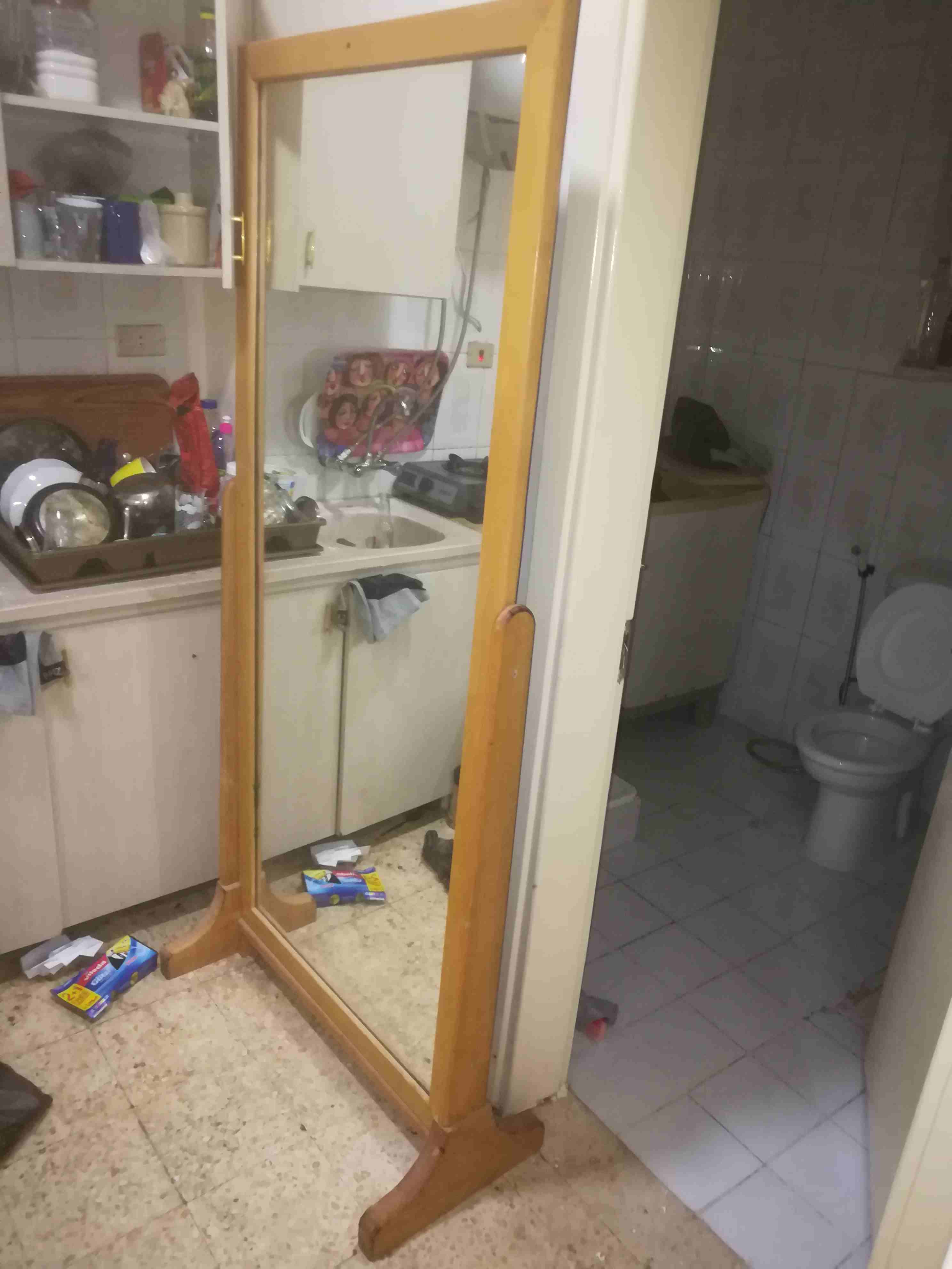 مرايه للببع                                            


	 				لا تنسَ أنك شاهدت هذا الإعلان في عنكبوت            
	 				
                            مرايه ممتازه طول 2 متر شي رائع يمكن تحريكها...