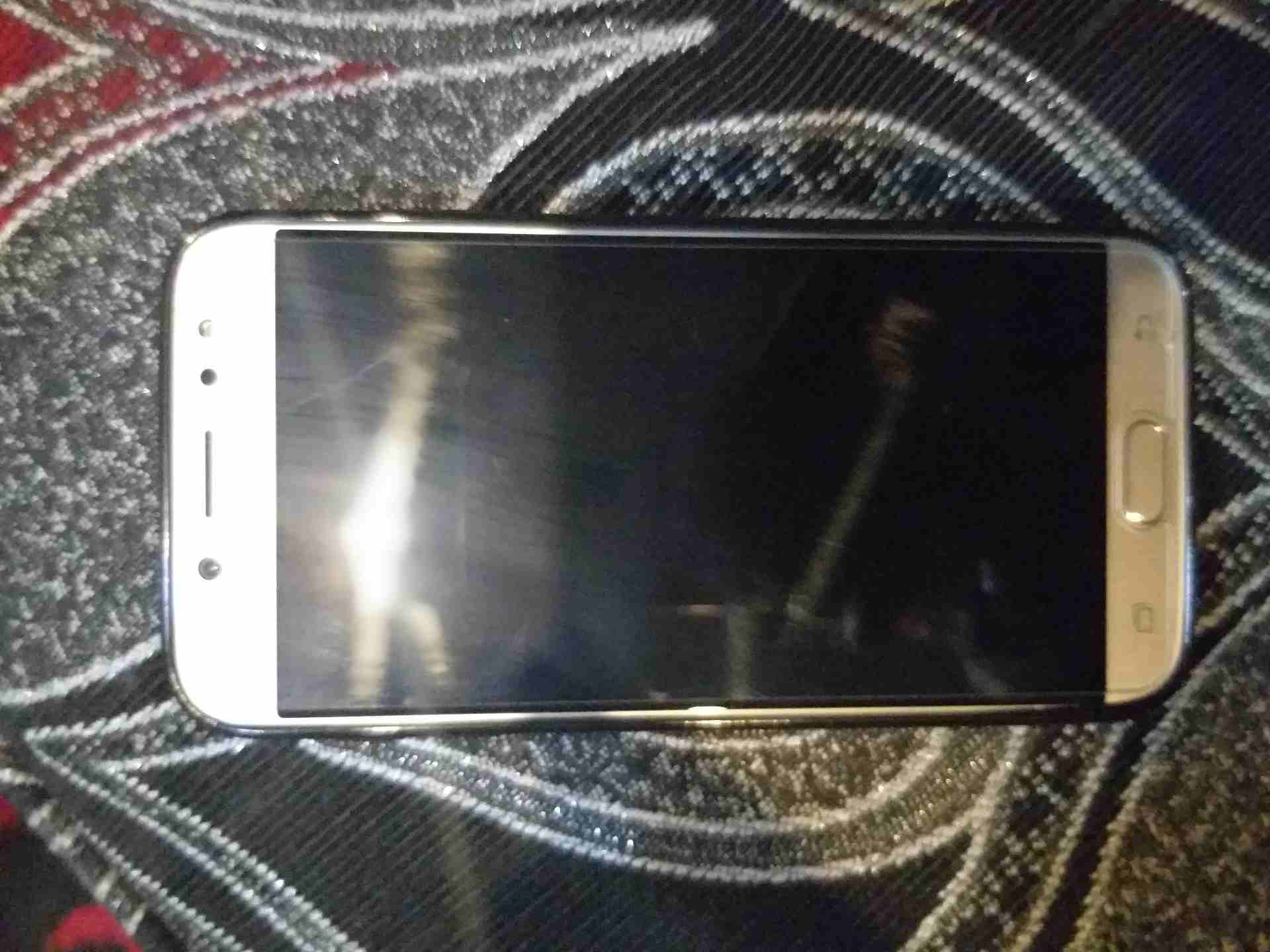 samsung j7 pro 64g
لا تنسَ أنك شاهدت هذا الإعلان في عنكبوت
الجهاز وكاله معو كرتونه وشااحن
خدوش خ...