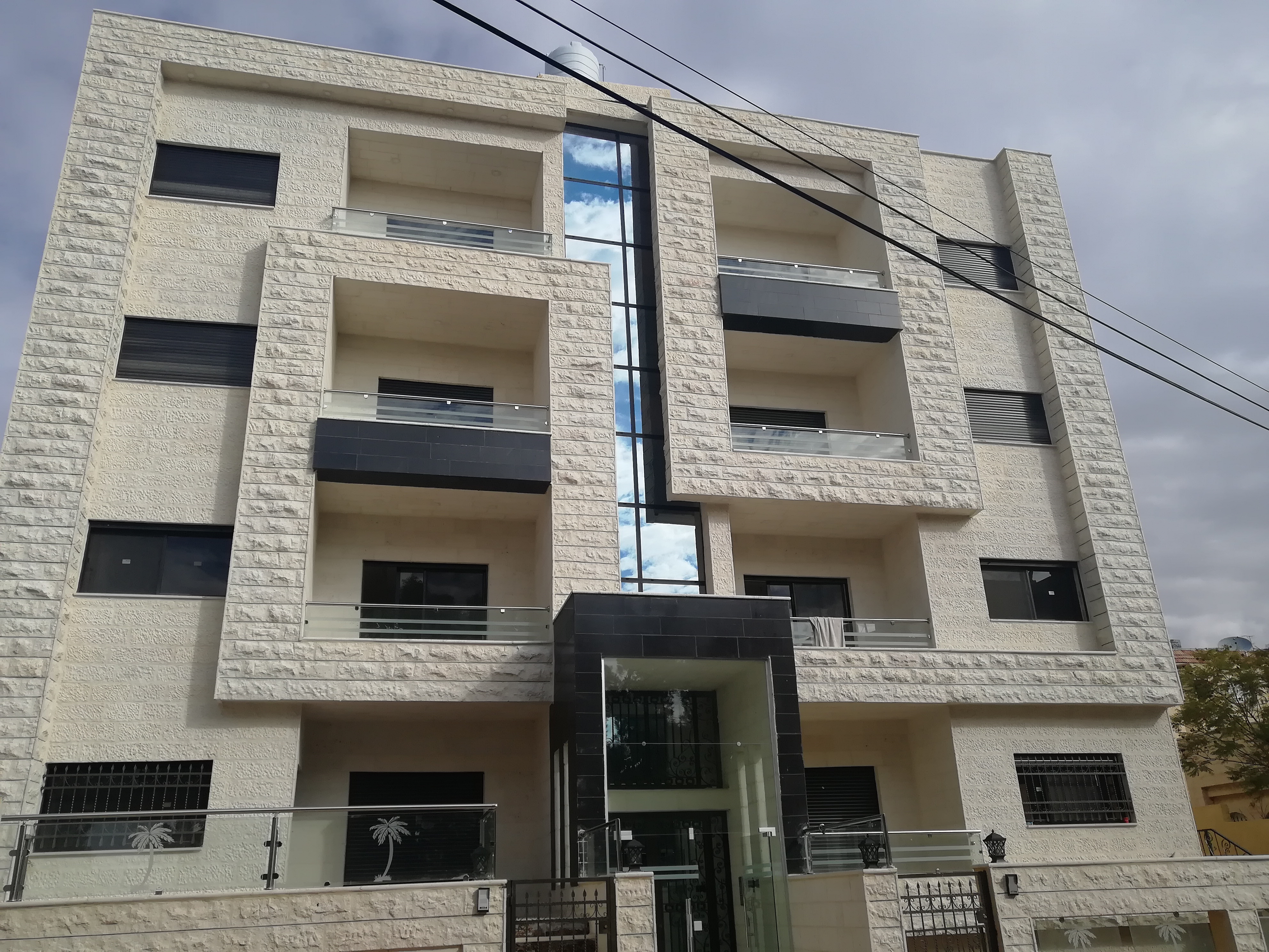 استوديوهات بالاقساط بجانب الجامعة الاردنية ومن المالك مباشرة
لا تنسَ أنك شاهدت هذا الإعلان في عنكبوت...