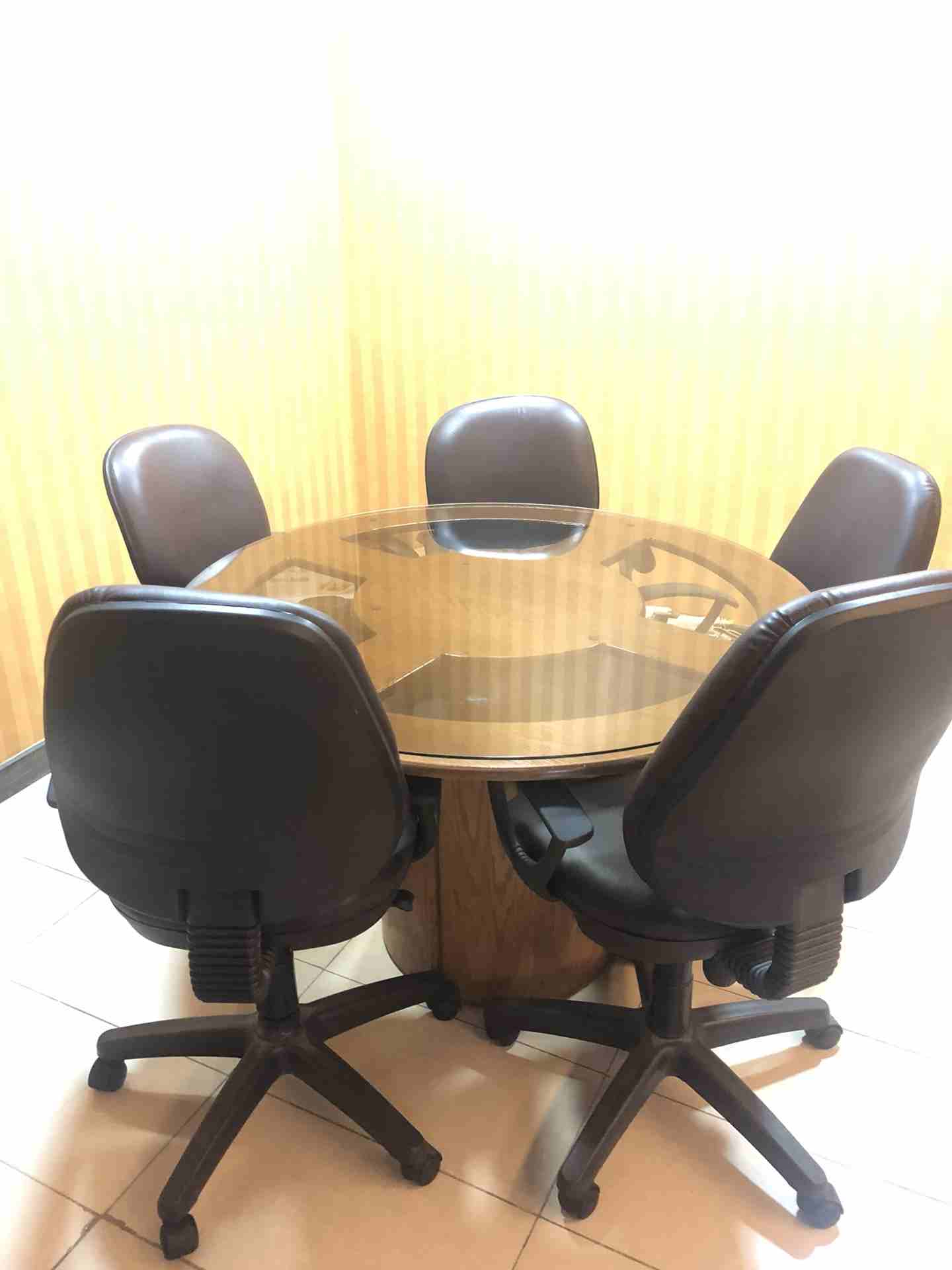 Meeting Table
لا تنسَ أنك شاهدت هذا الإعلان في عنكبوت
I have a meeting table for sale with 6 chai...