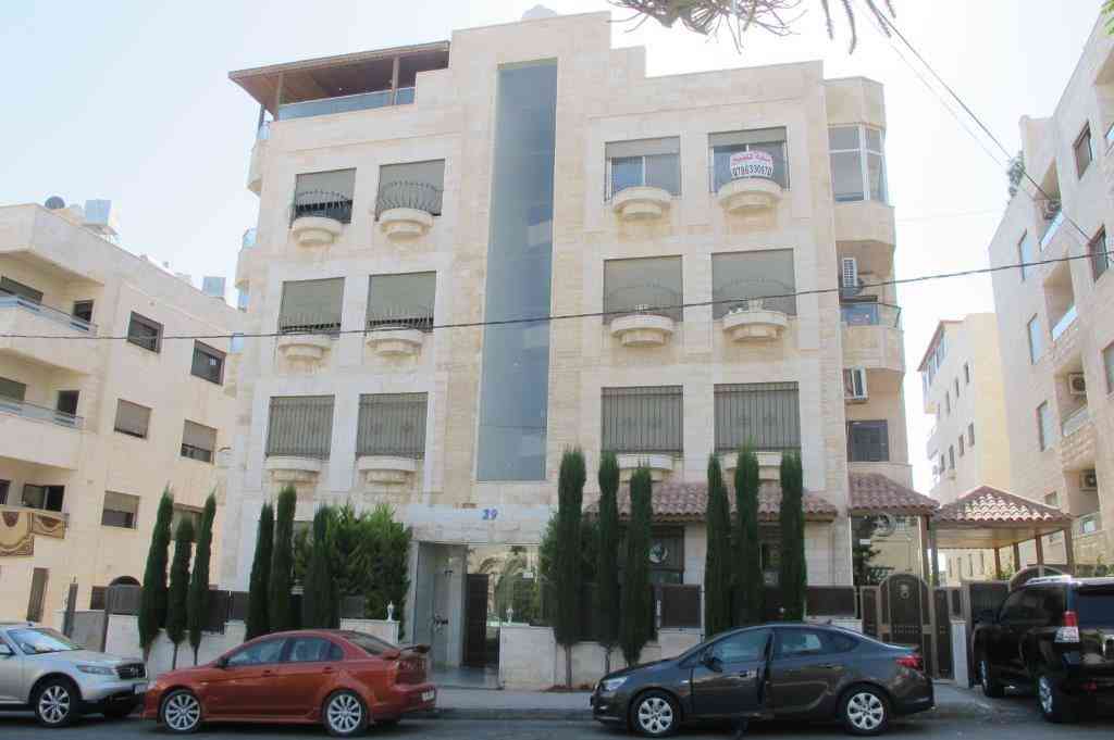Appartement 187m for rent in Kursi
لا تنسَ أنك شاهدت هذا الإعلان في عنكبوت
3 bedrooms
3 bath...