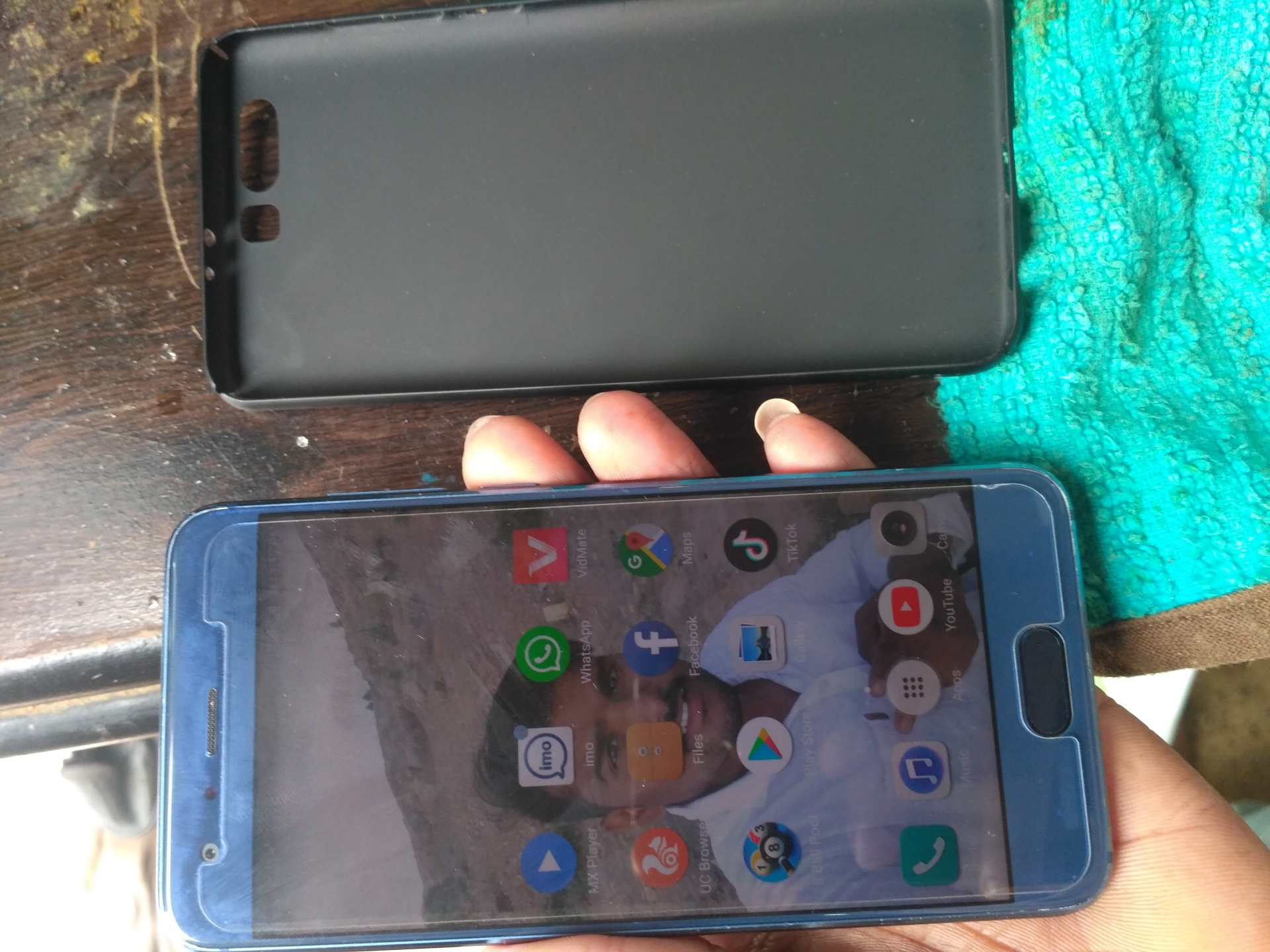 Huawei honor 9 for exchange friends. very good condition but back scratches
لا تنسَ أنك شاهدت هذا الإعلان في عنكبوت...