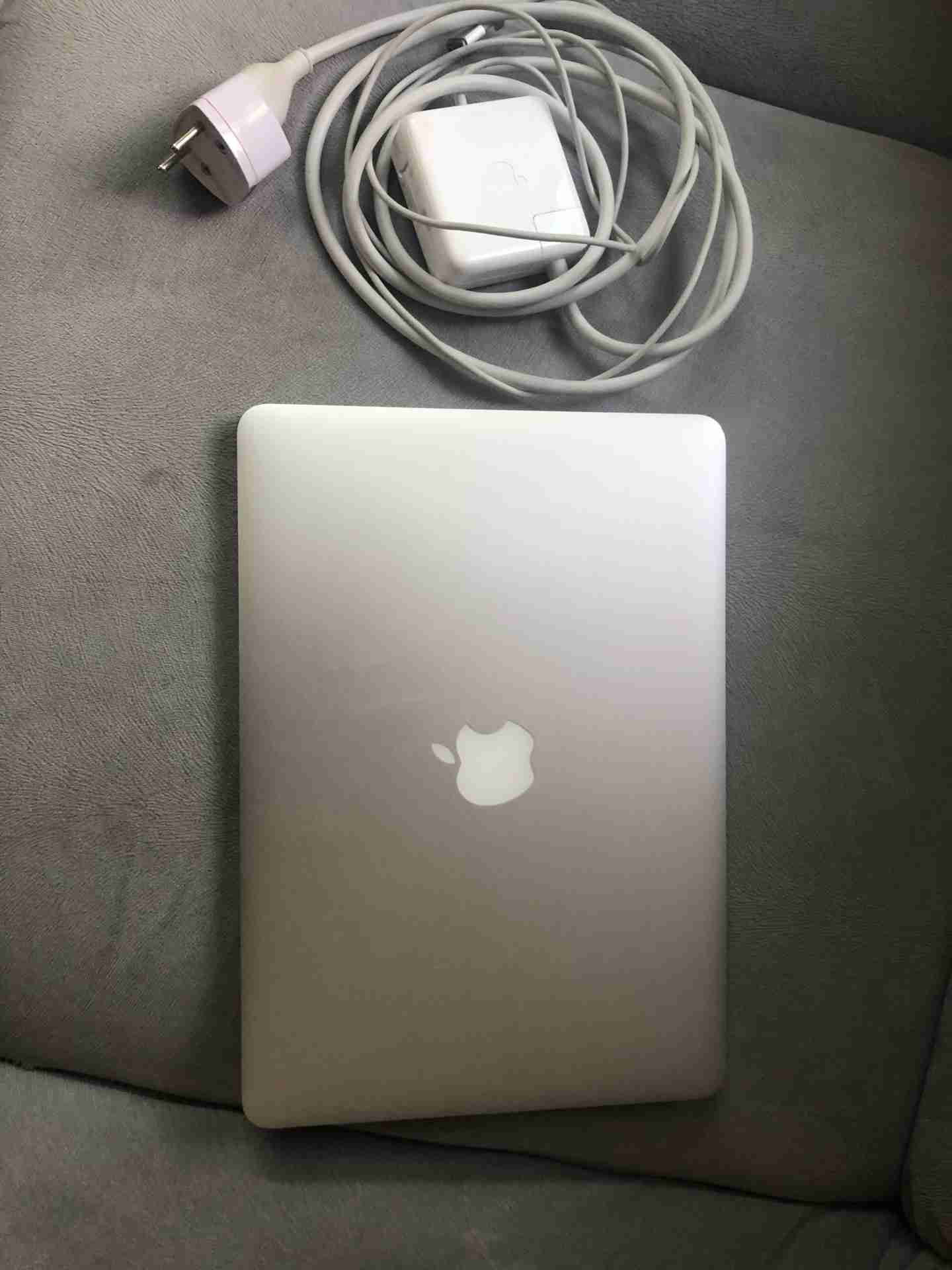 MacBook Pro
لا تنسَ أنك شاهدت هذا الإعلان في عنكبوت
LIKE NEW!
MacBook Pro 2014
13in Retina...