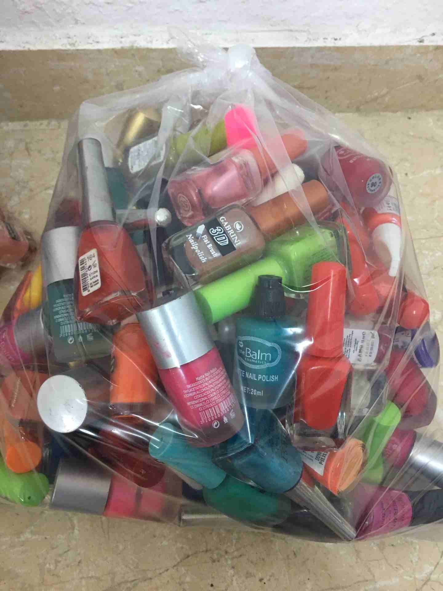 شررررررررروه بسسسسسعر حرررررررررررق
لا تنسَ أنك شاهدت هذا الإعلان في عنكبوت
شروه 500 قطعه مناكير...