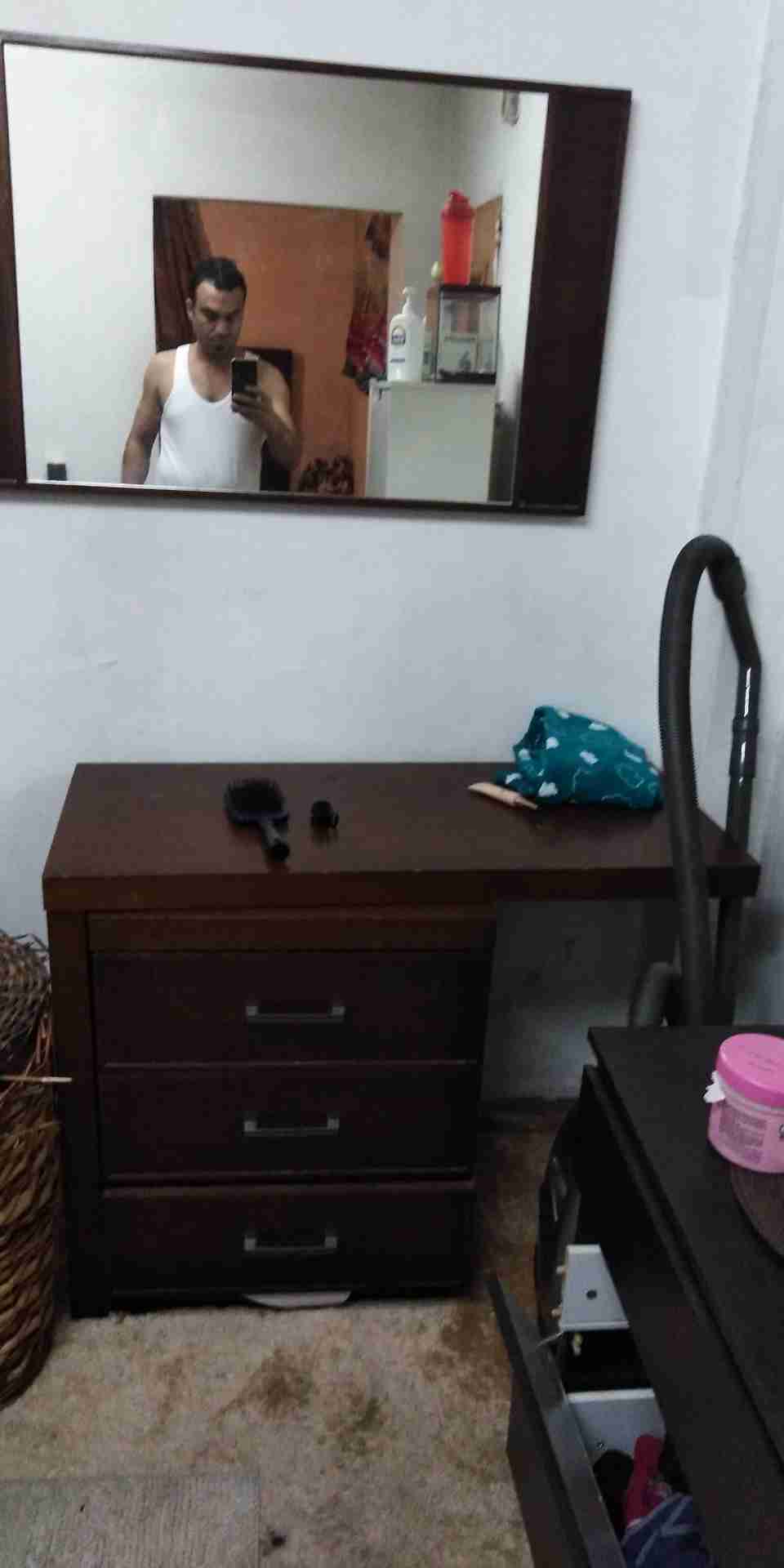 غرفة نوم تركي
لا تنسَ أنك شاهدت هذا الإعلان في عنكبوت
غرفة نوم مستعمله اشي بسيط...