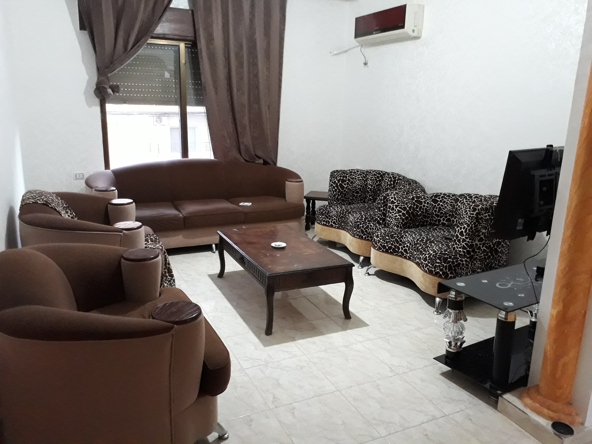 شقه مميزه جدا بجانب البوابه الشماليه الجامعه الاردنية
لا تنسَ أنك شاهدت هذا الإعلان في عنكبوت...