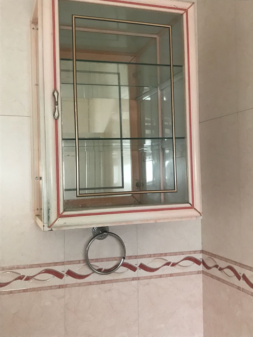 شقه في الجاردنز طابق ارضي 178
لا تنسَ أنك شاهدت هذا الإعلان في عنكبوت
منزل في الجاردنز بلقرب...