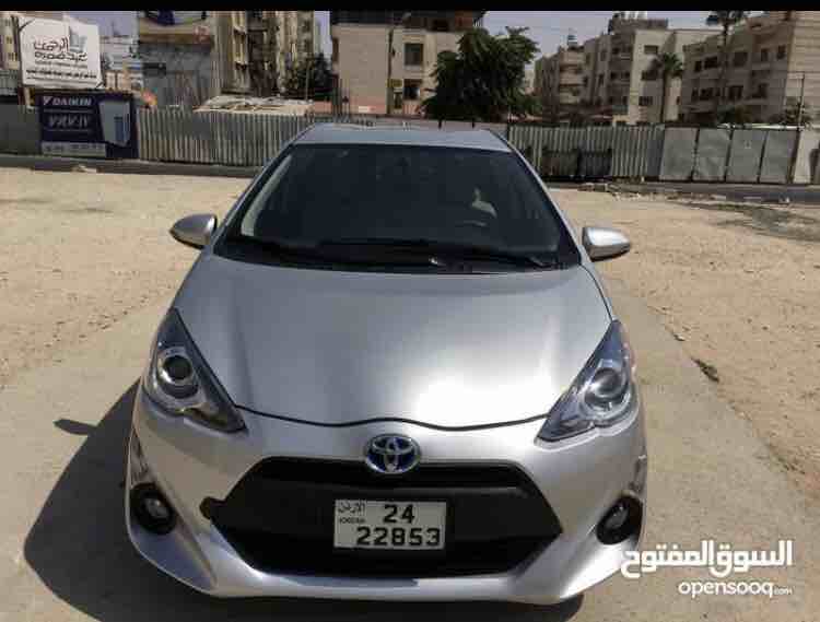 تويوتا بريوس سي 2016 دفعة أولى 2500 و قسط شهري 190 دينار
