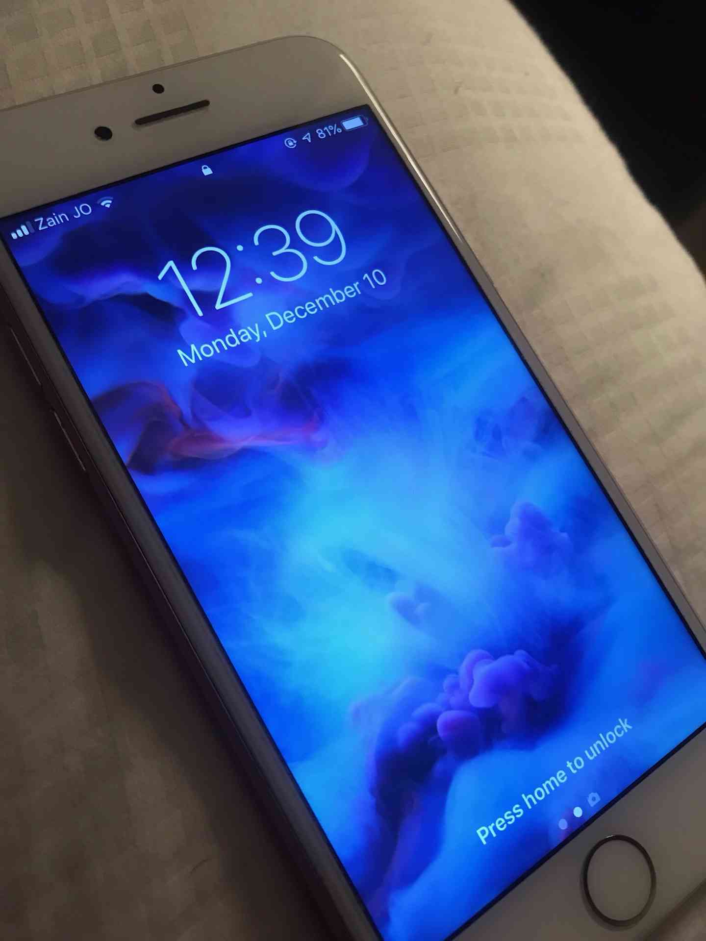 iPhone 7 128 g                                            


	 				لا تنسَ أنك شاهدت هذا الإعلان في عنكبوت            
	 				
                                Rose gold
Like new
بحالة الجديد مع ك...