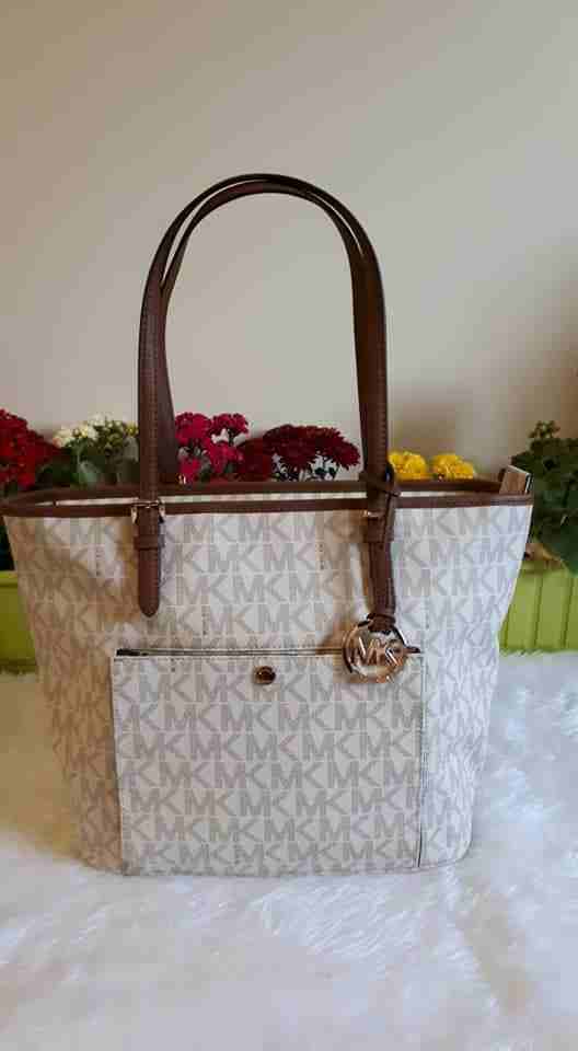 LIKE NEW MICHAEL KORS JET SET SNAP TOTE LARGE
لا تنسَ أنك شاهدت هذا الإعلان في عنكبوت
SR360(SALE)...