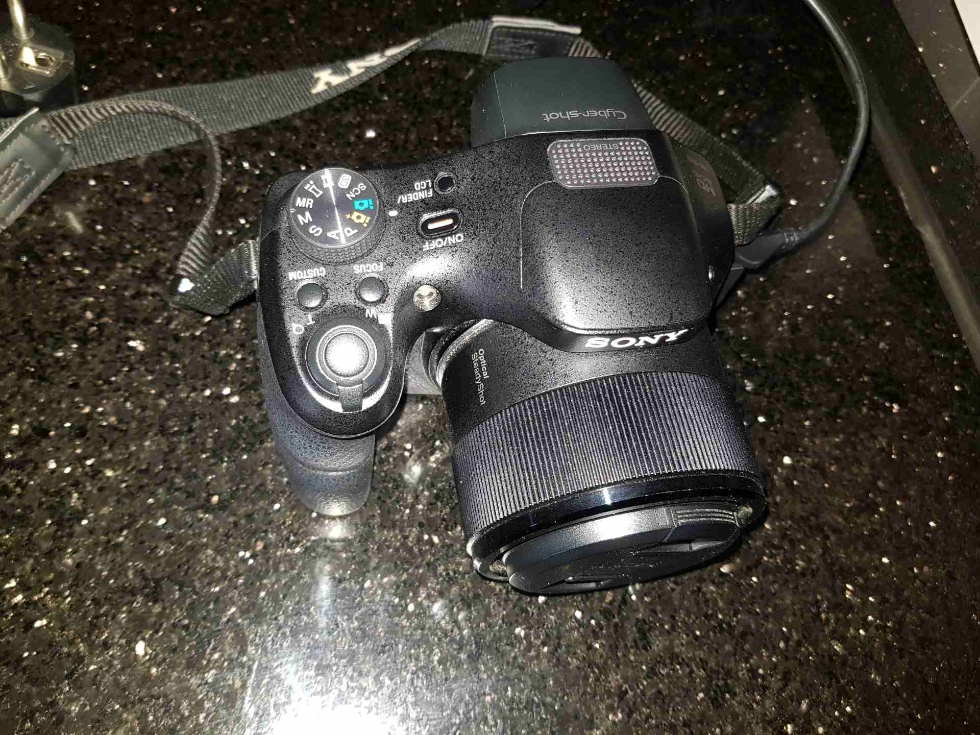 SONY DSC-HX300 50X OPTICAL ZOOM with original Sony BAG
لا تنسَ أنك شاهدت هذا الإعلان في عنكبوت
ال...