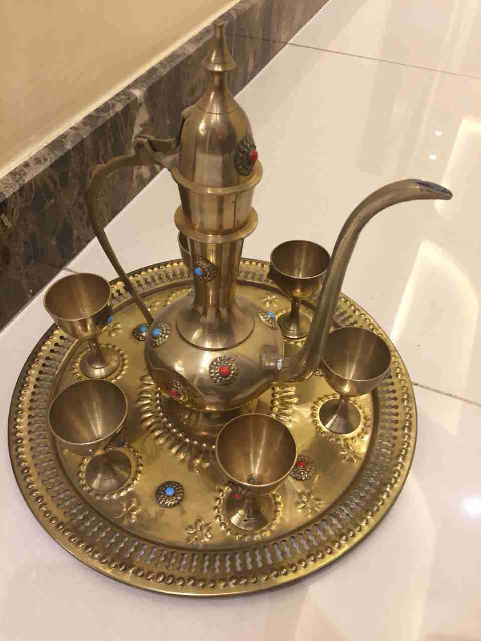 دله وفناجين نحاس                                            


	 				لا تنسَ أنك شاهدت هذا الإعلان في عنكبوت            
	 				
                            دله وفناجين نحاس
 سعر نهائي
للبيع 35 دين...