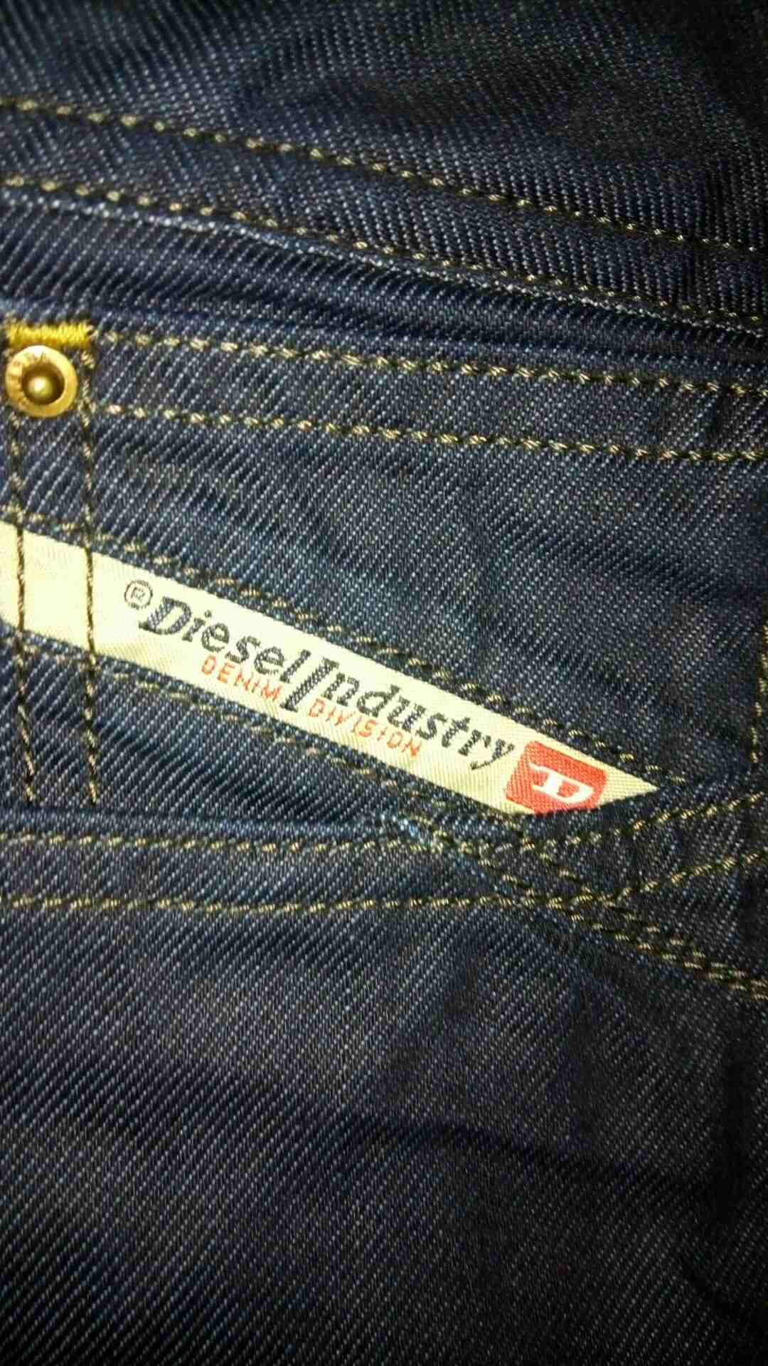 جينزات diesel , zara ,  boss ,pull&amp;bear , wrangler , massimo dutti , celio                                            


	 				لا تنسَ أنك شاهدت هذا الإعلان في عنكبوت...