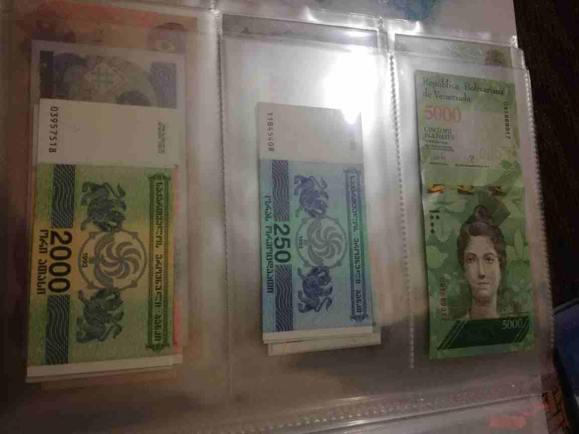 البوم عملات ورقيه
لا تنسَ أنك شاهدت هذا الإعلان في عنكبوت
البوم عملات ورقيه مع مئه عمله ورقيه انس...
