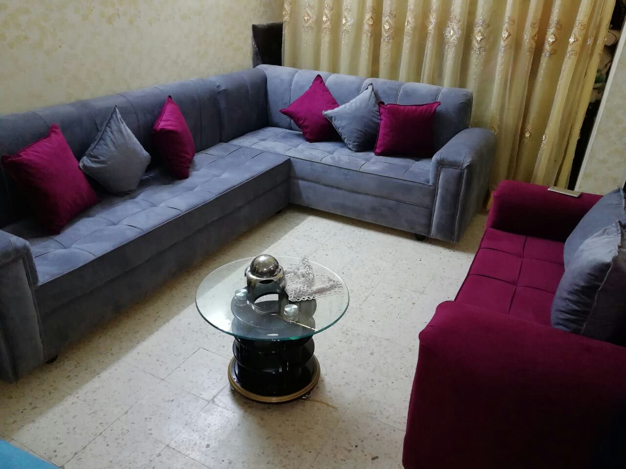 أطقم كنب كورنرات الوسام نزلت اسعار الكورنرات
لا تنسَ أنك شاهدت هذا الإعلان في عنكبوت
تعلن مفر...