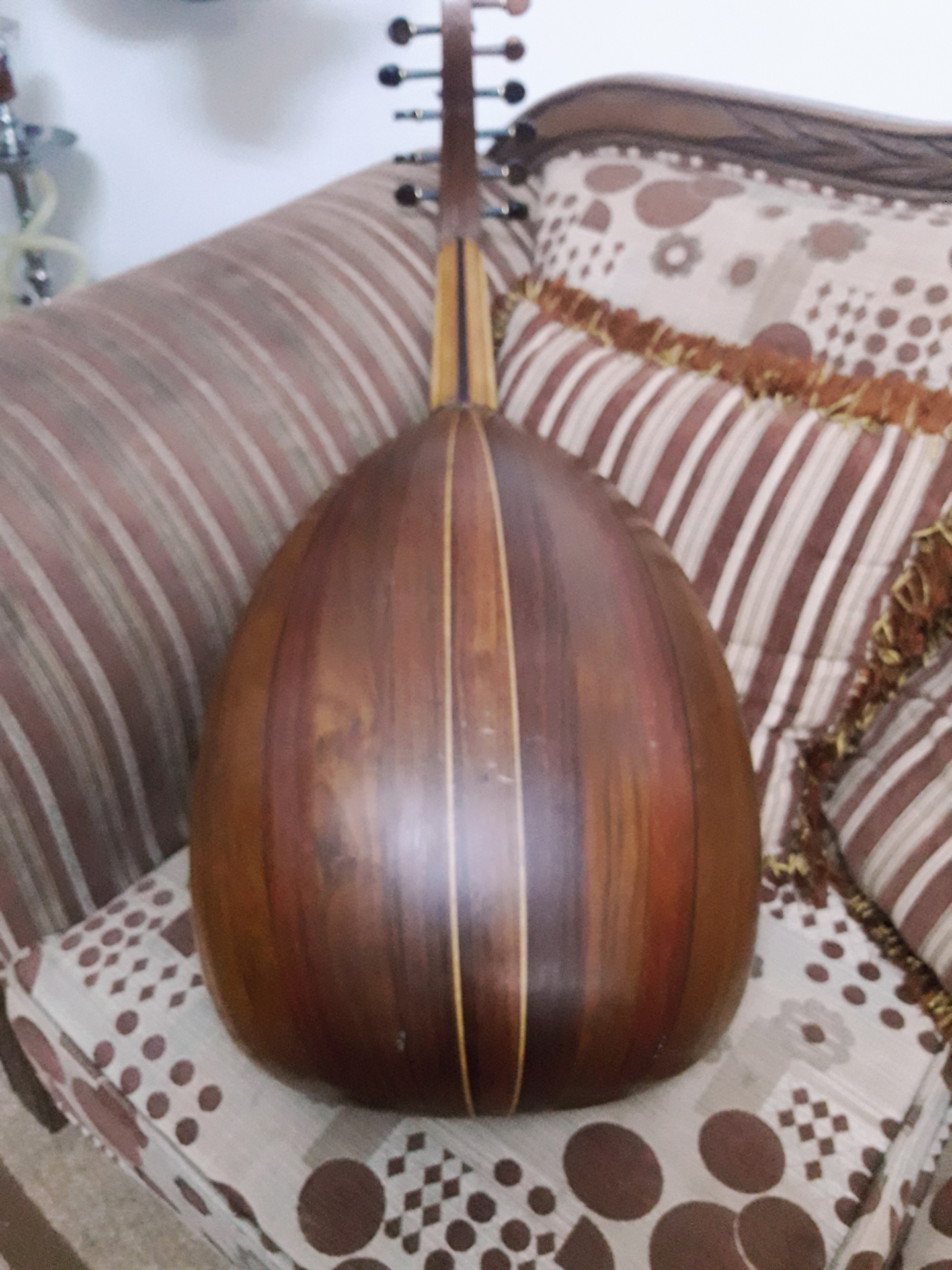 عود بحريني 2010                                            


	 				لا تنسَ أنك شاهدت هذا الإعلان في عنكبوت            
	 				
                                من خشب الورد والسيسم اوتار كوشنر...