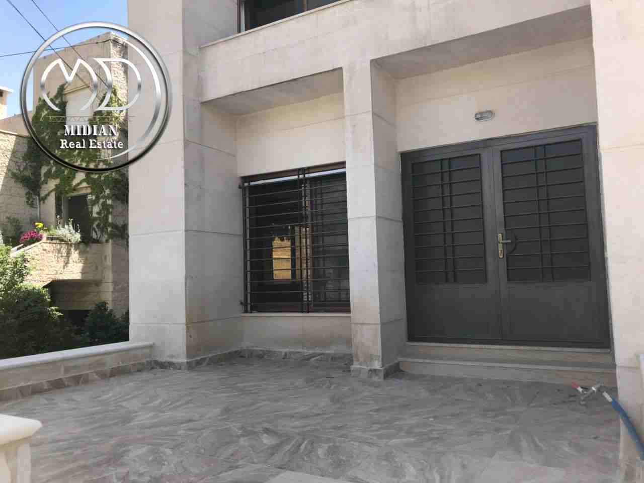 شقق جديدة للبيع الامير راشد قرب شارع عبد الله غوشه 90م ارضي وطوابق باسعار مناسبه .
لا تنسَ أنك شاهدت هذا الإعلان في عنكبوت...
