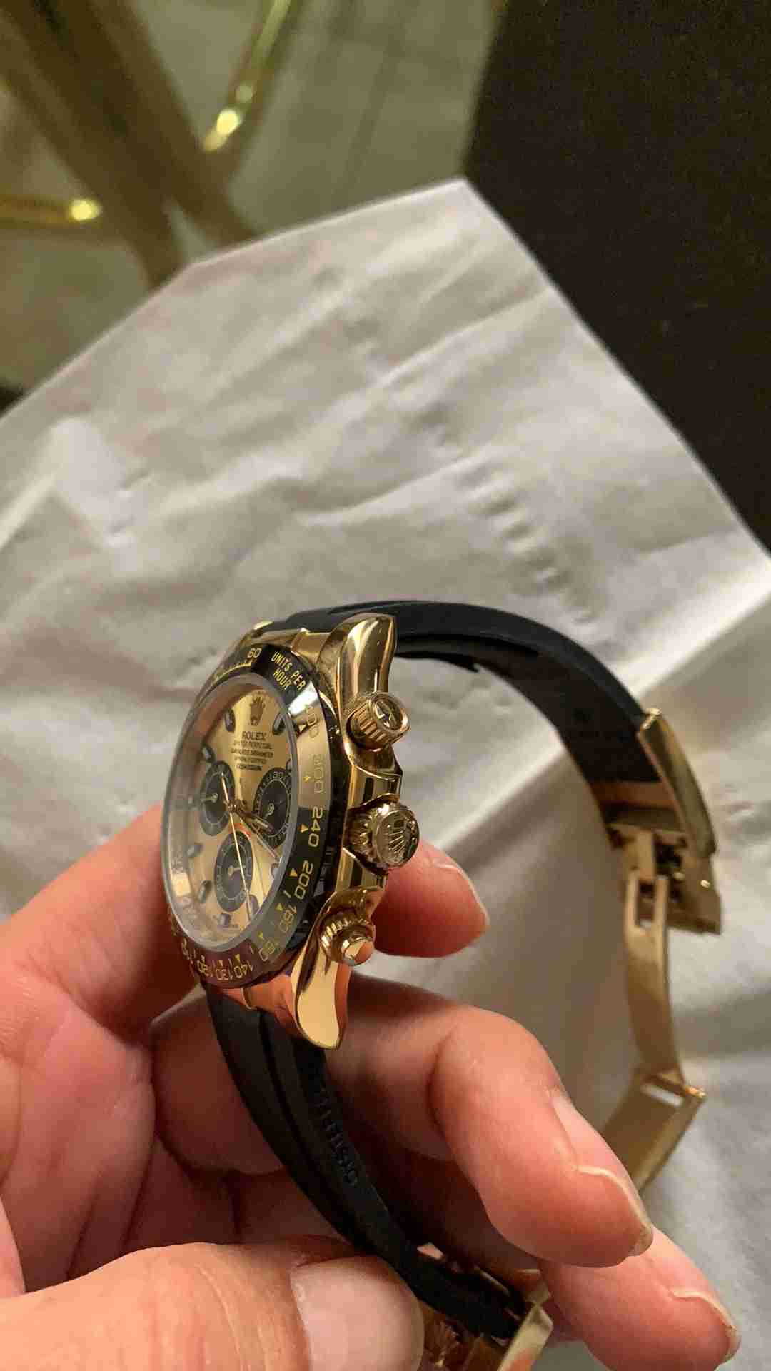 صنف اول مستعمله 3 مرات
لا تنسَ أنك شاهدت هذا الإعلان في عنكبوت
Rolex yacht master rose gold...