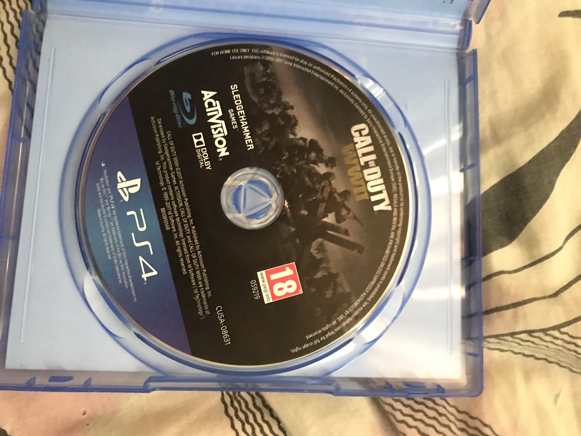 كول اوف ديوتي wwii للبدل على لعبة بوبجي
لا تنسَ أنك شاهدت هذا الإعلان في عنكبوت
العبه عربيه...