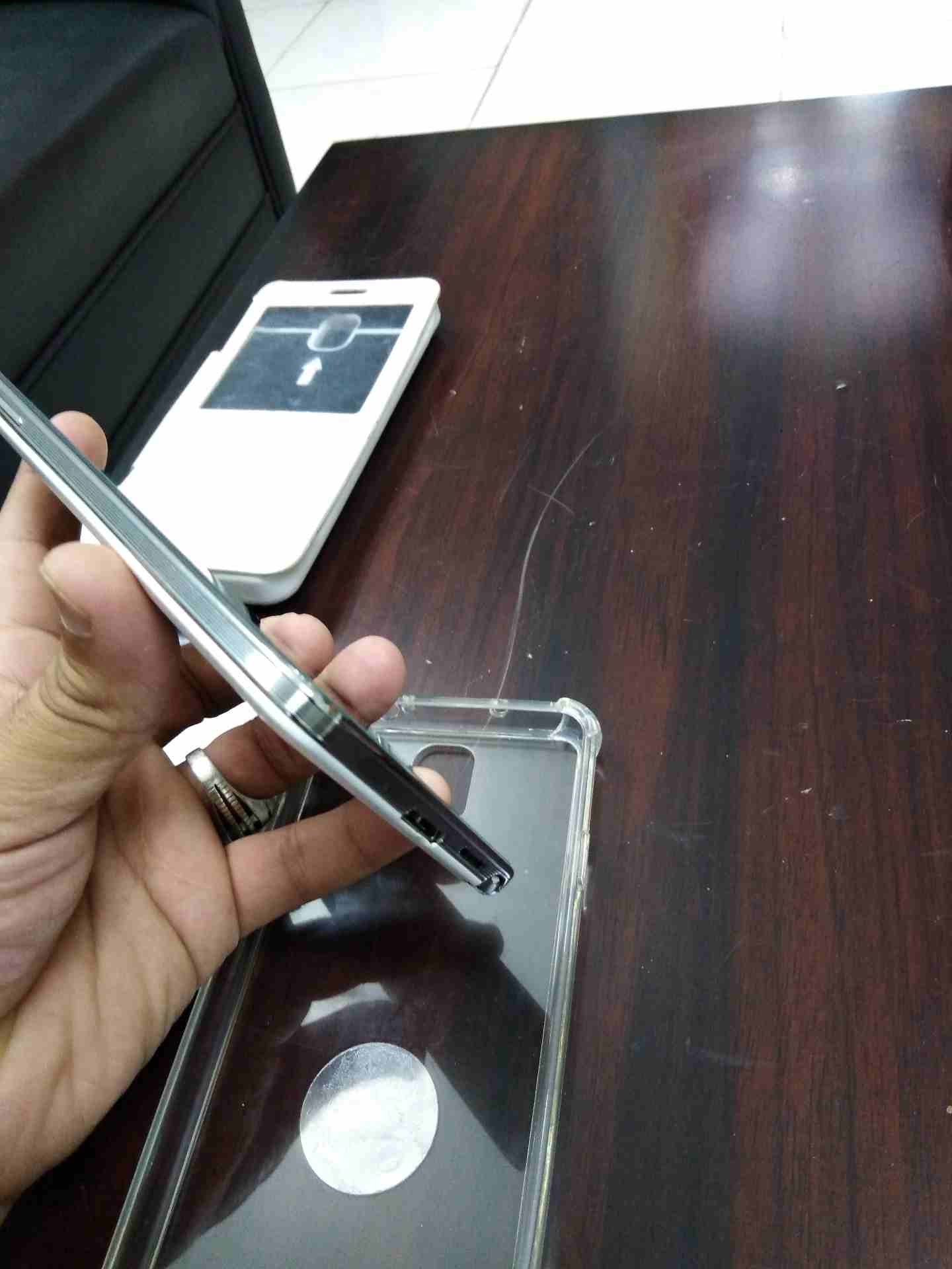 بحالة ممتازة 32 جيجا
لا تنسَ أنك شاهدت هذا الإعلان في عنكبوت
مستعمل نظيف جدا جدا بس الغطاء الخلفي...