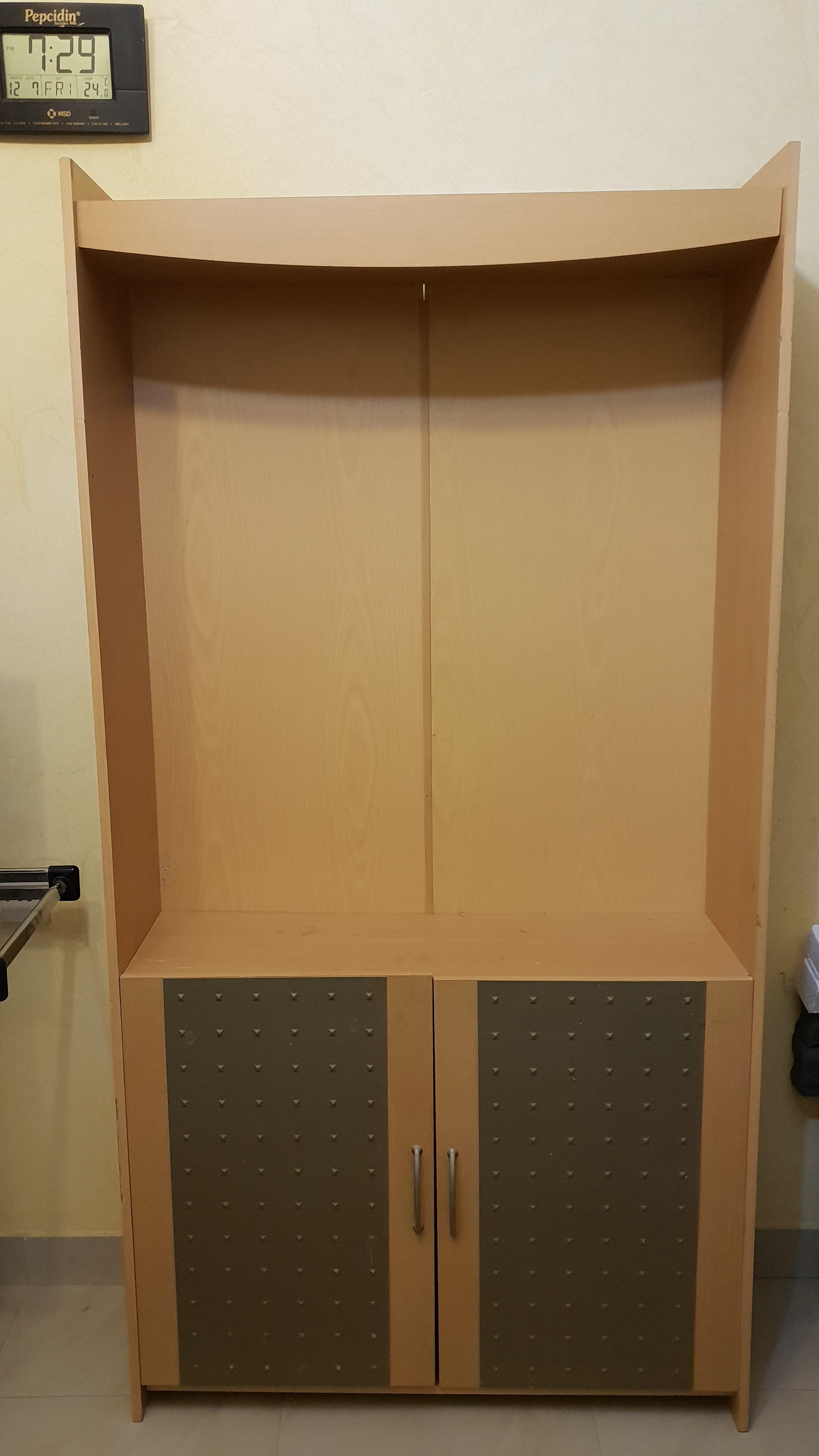 كابينه خشبيه لعرض وحفظ الاشياء ، ماركه ايكيا .. بحاله جيده IKEA wooden cabinet ، good condition                                            


	 				لا تنسَ أنك شاهدت هذا الإعلان في عنكبوت...